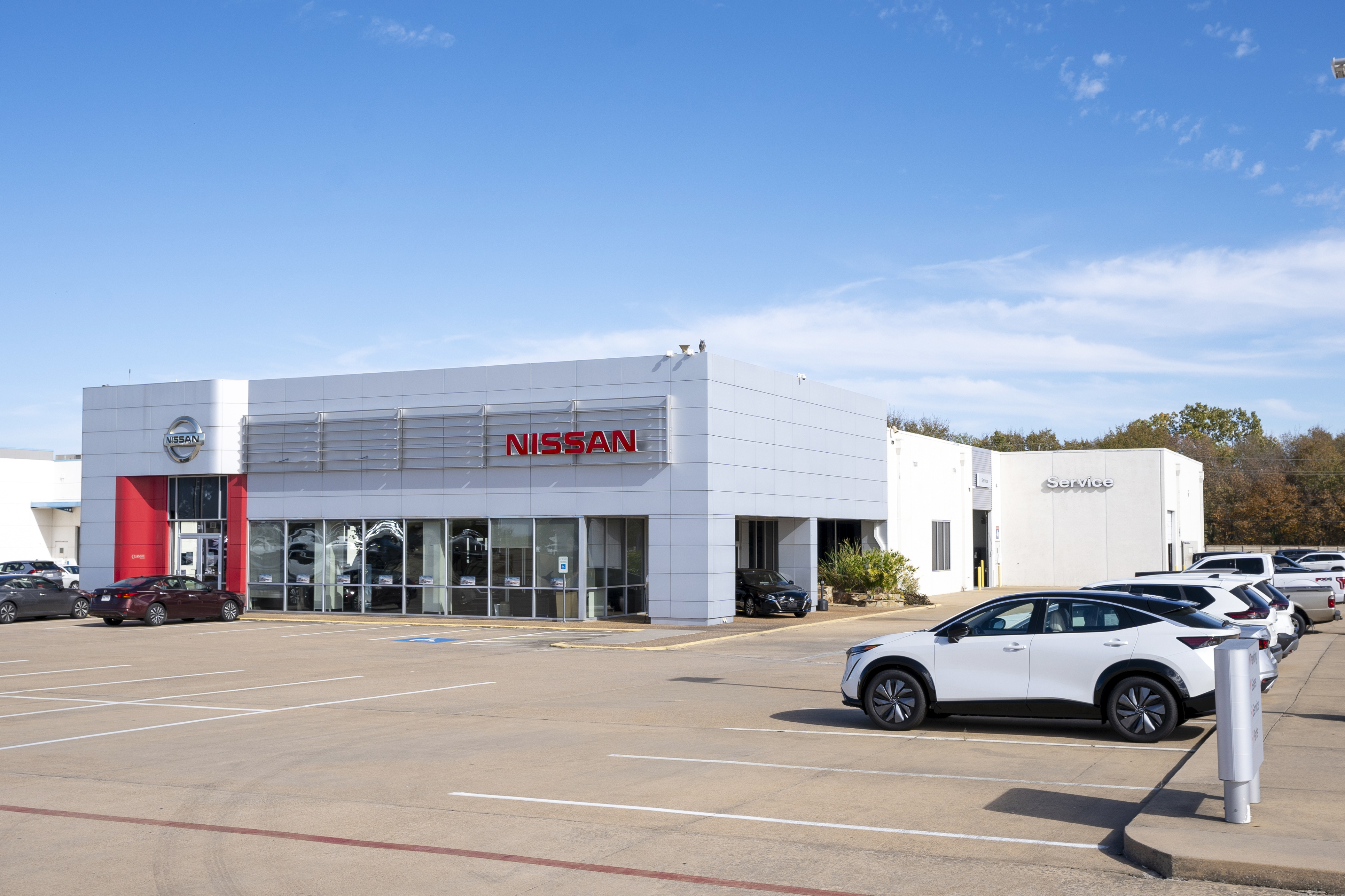 Platinum Nissan in Denison, TX 75020