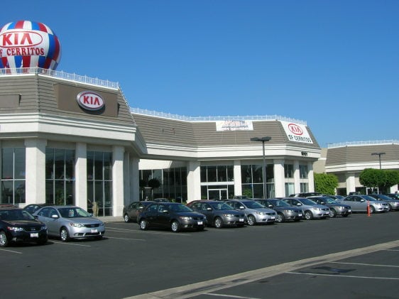 Kia of Cerritos in Cerritos, CA 90703