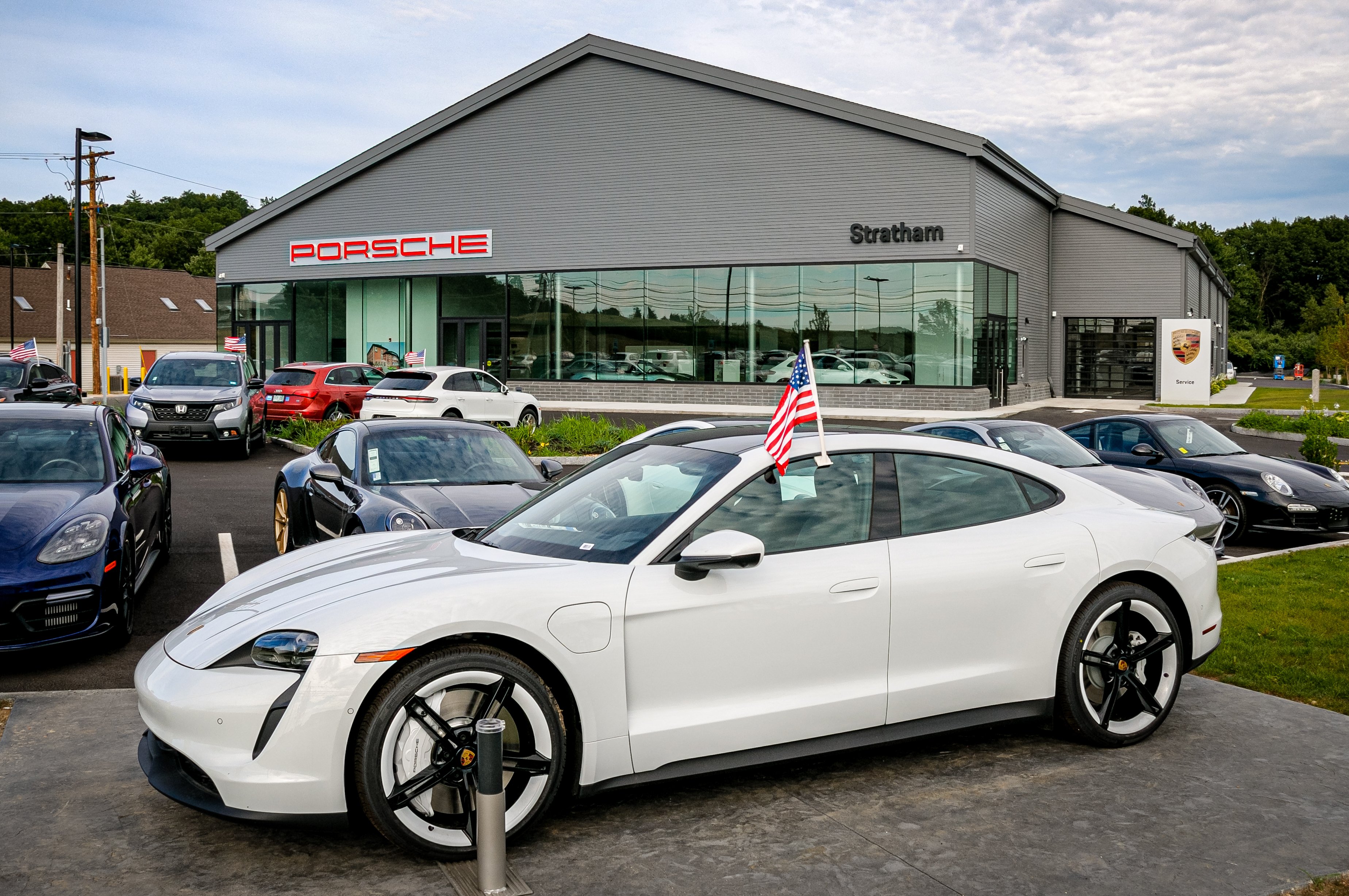 Porsche Stratham in Stratham, NH 03885