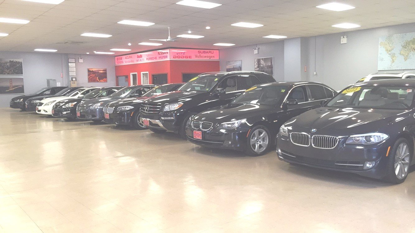 Showroom Auto in Long Island City, NY 11101
