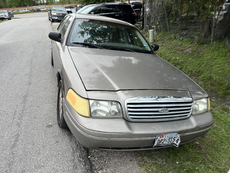 2004 Ford Crown Victoria Sedan 4-Dr for Sale
