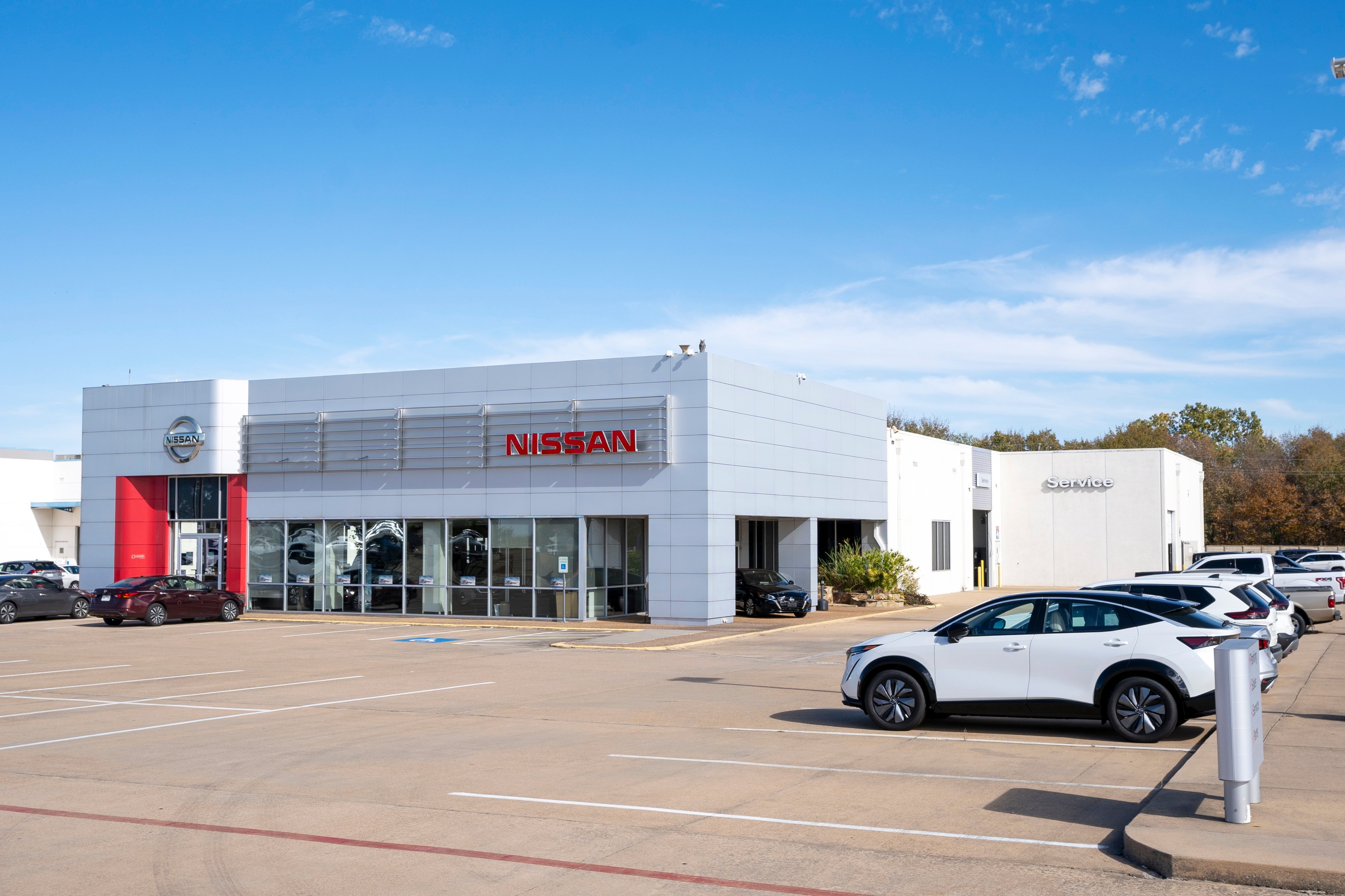 Platinum Nissan in Denison, TX 75020