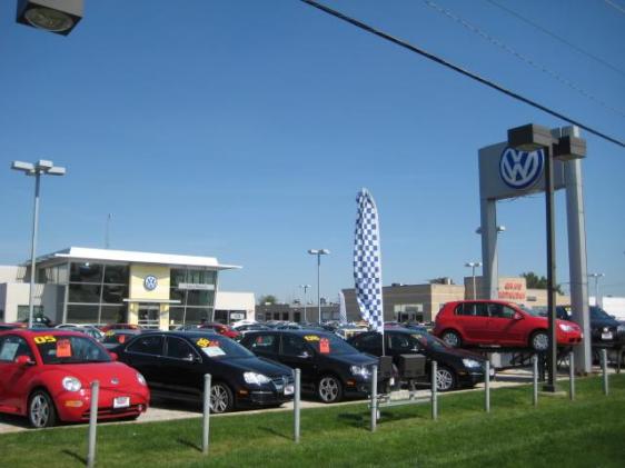 Larry Roesch Volkswagen in Bensenville, IL 60106