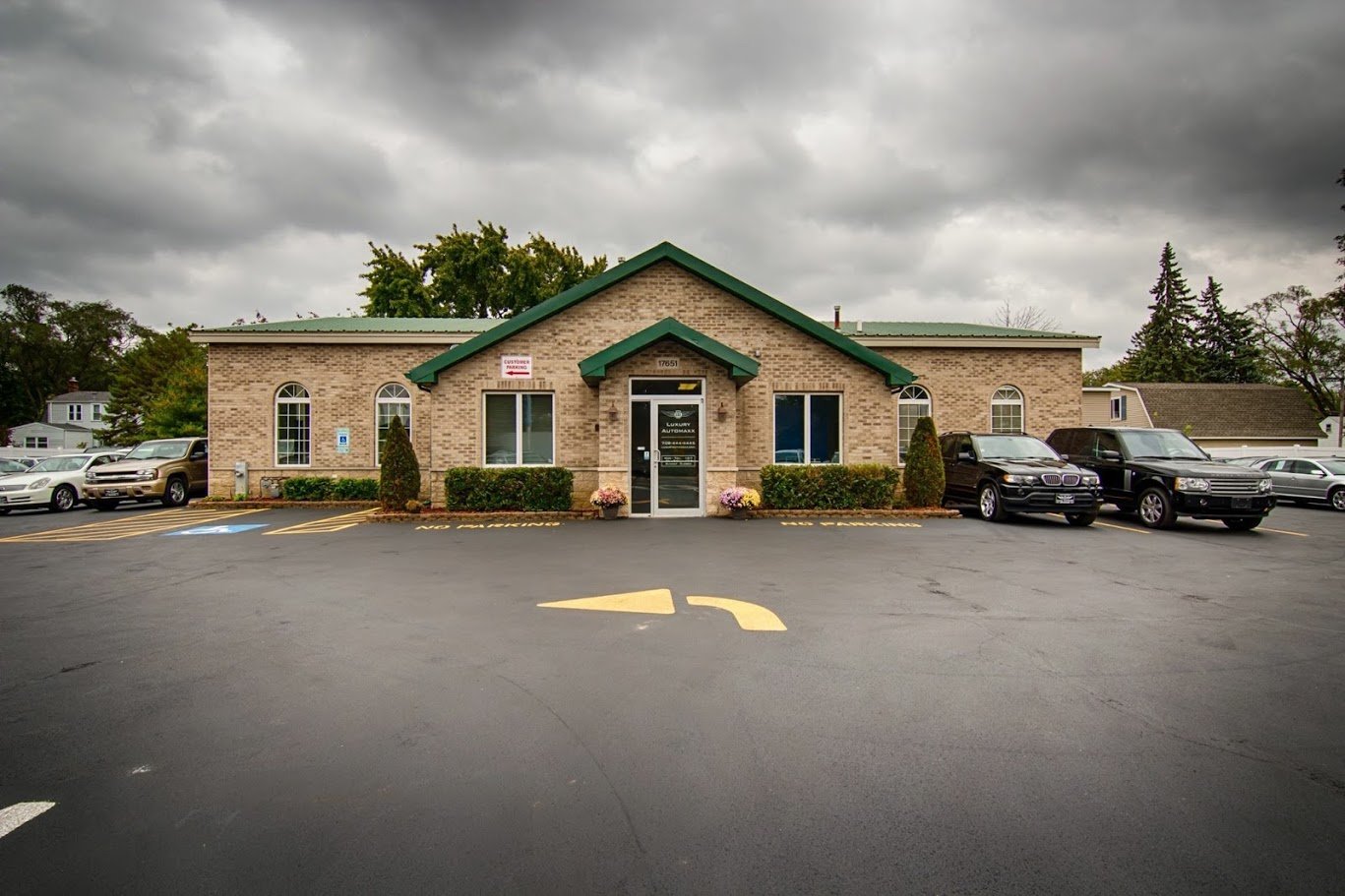 Luxury AutoMax in Tinley Park, IL 60477