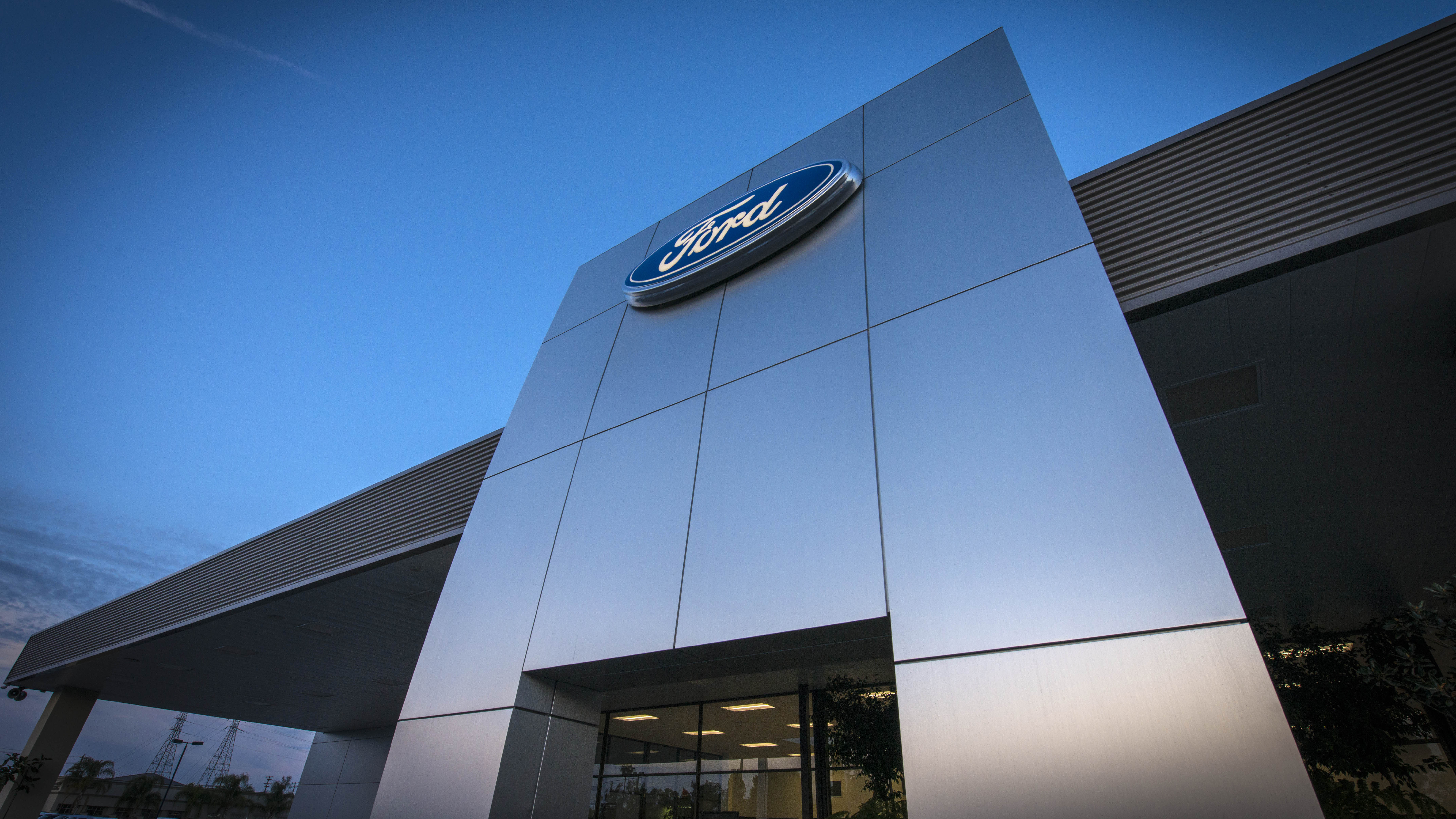 Jim Burke Ford in Bakersfield, CA 93301
