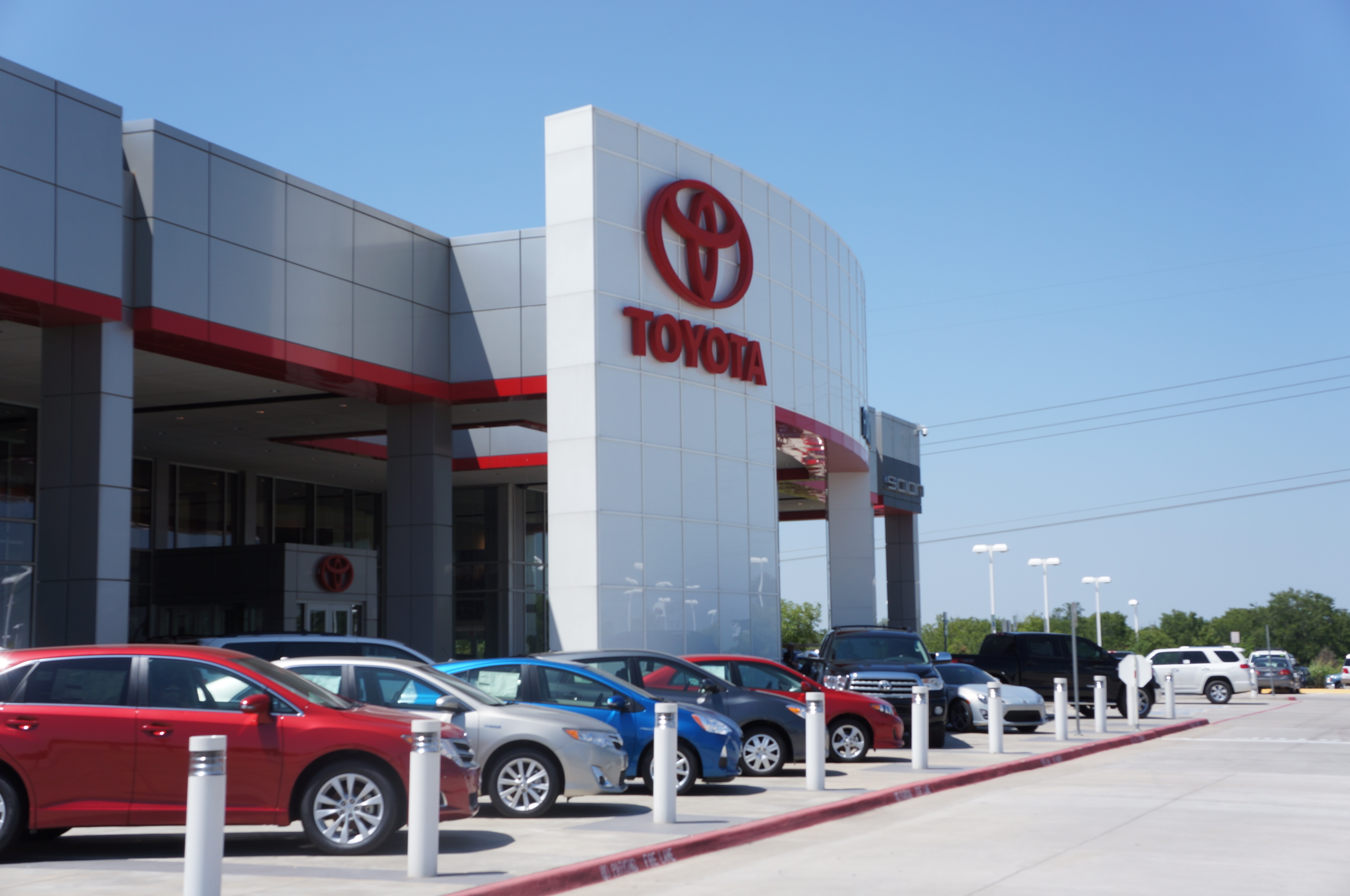 Fowler Toyota in Norman, OK 73072