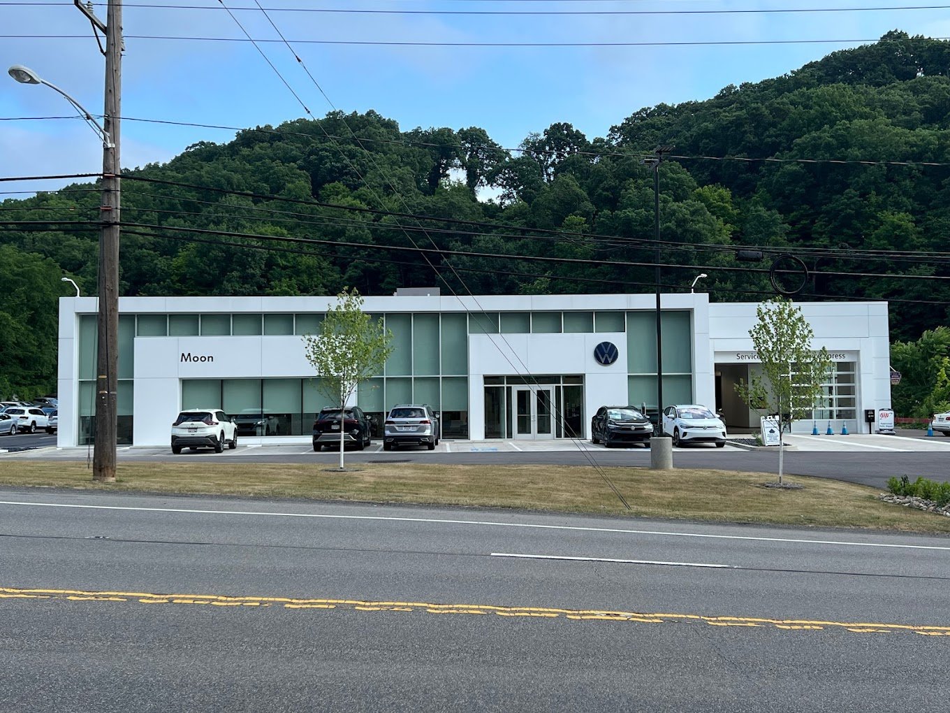 Volkswagen of Moon Township in Coraopolis, PA 15108