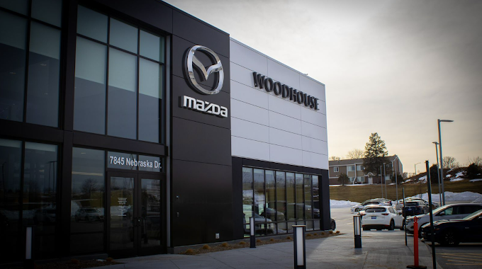 Woodhouse Mazda in Bellevue, NE 68005