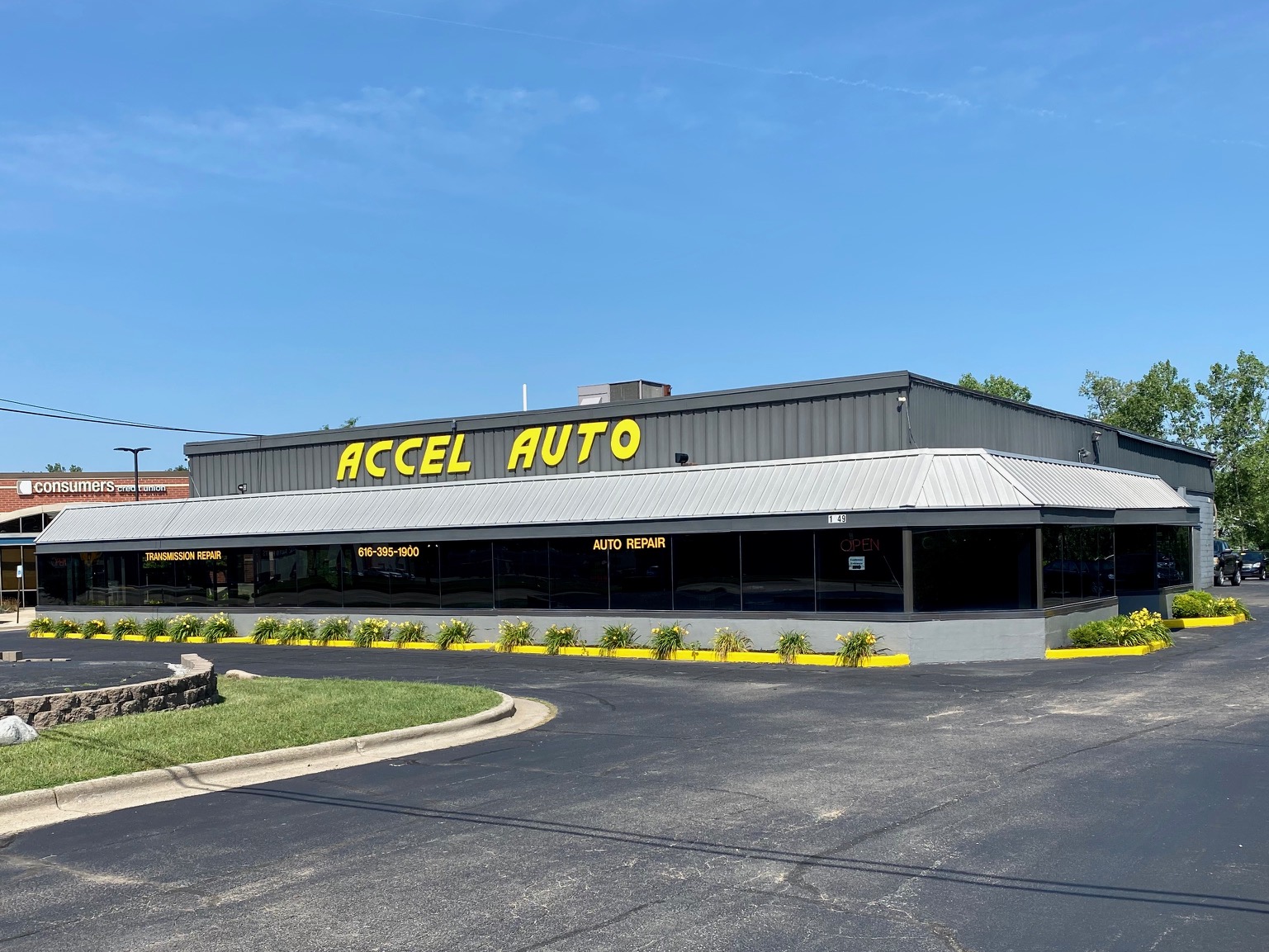 Accel Auto Sales in Holland, MI 49423