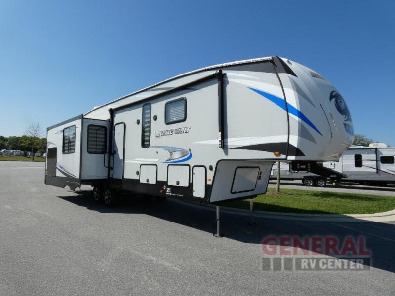 2021 Forest River Cherokee Arctic Wolf Suite 3550 for Sale