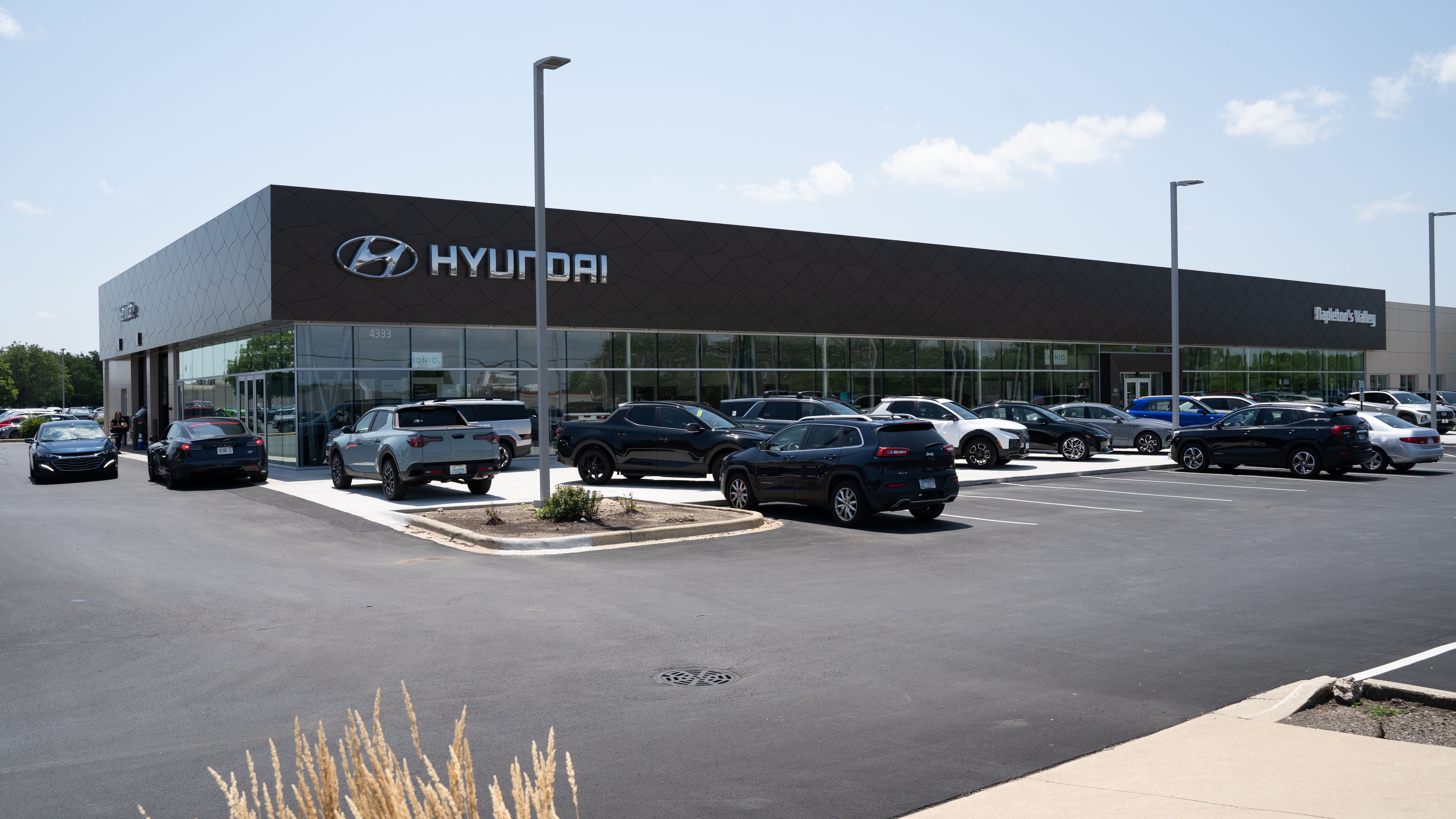 Napleton's Valley Hyundai in Aurora, IL 60504