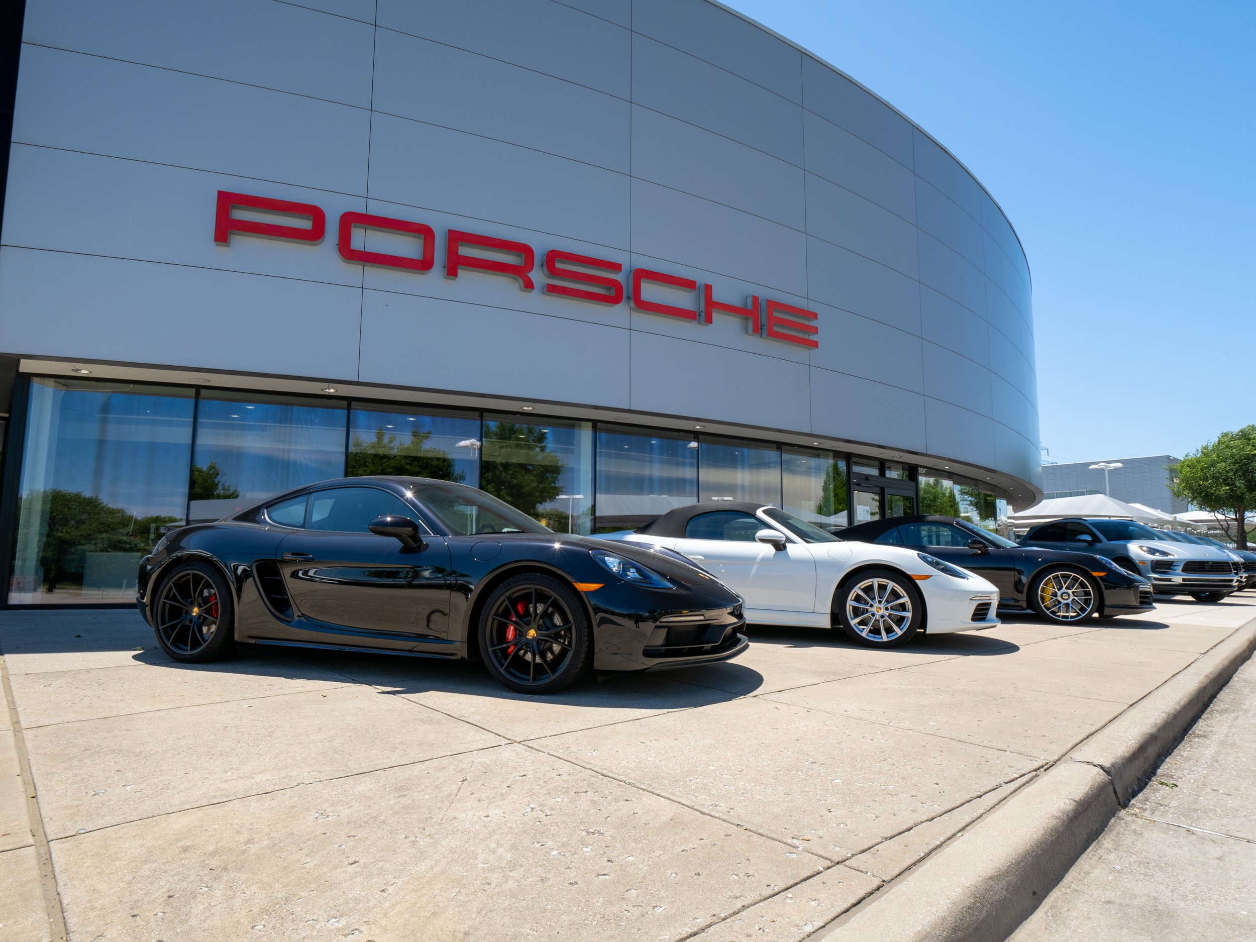 Porsche Plano in Plano, TX 75093