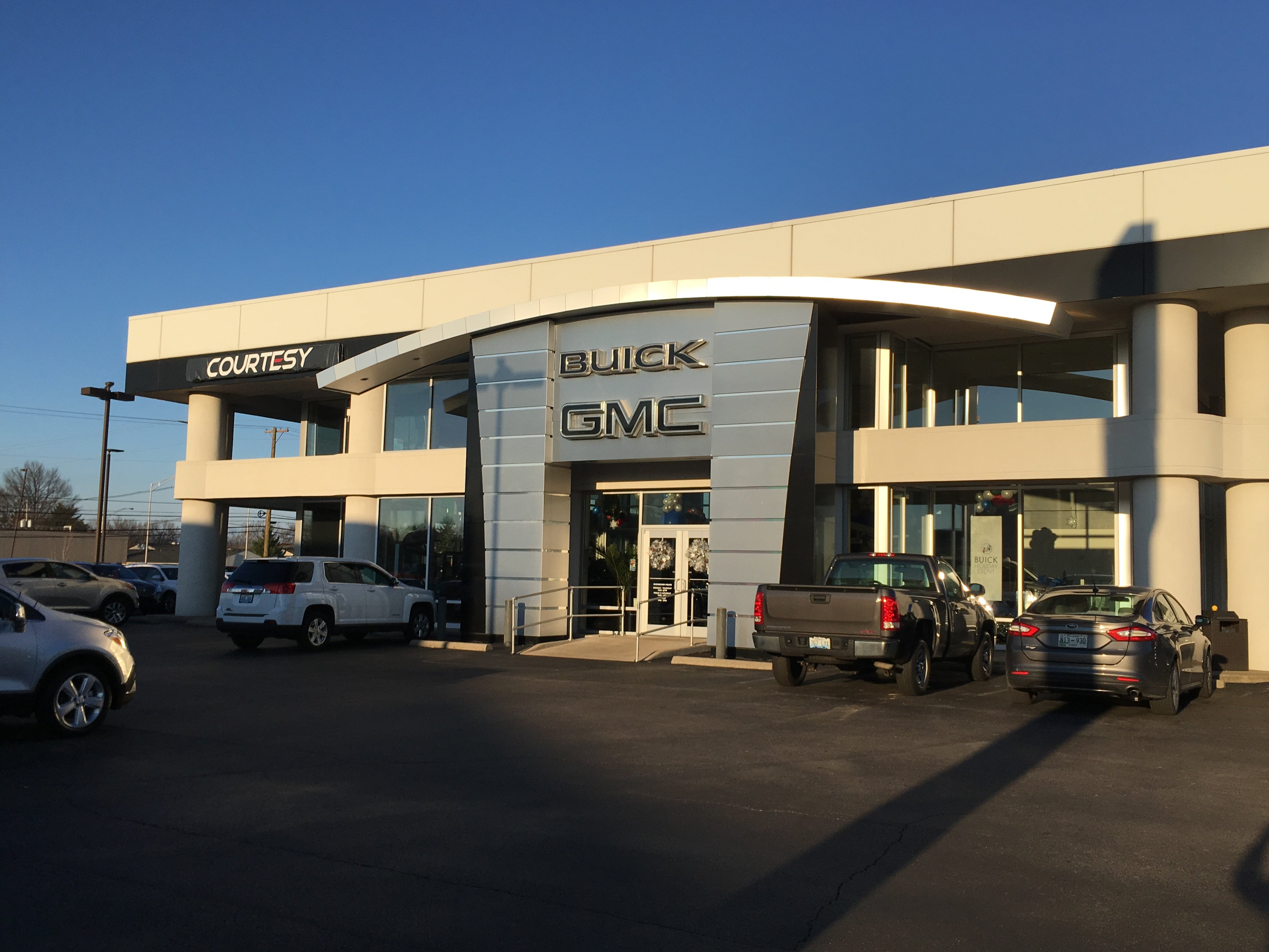 Courtesy Buick GMC in Louisville, KY 40299