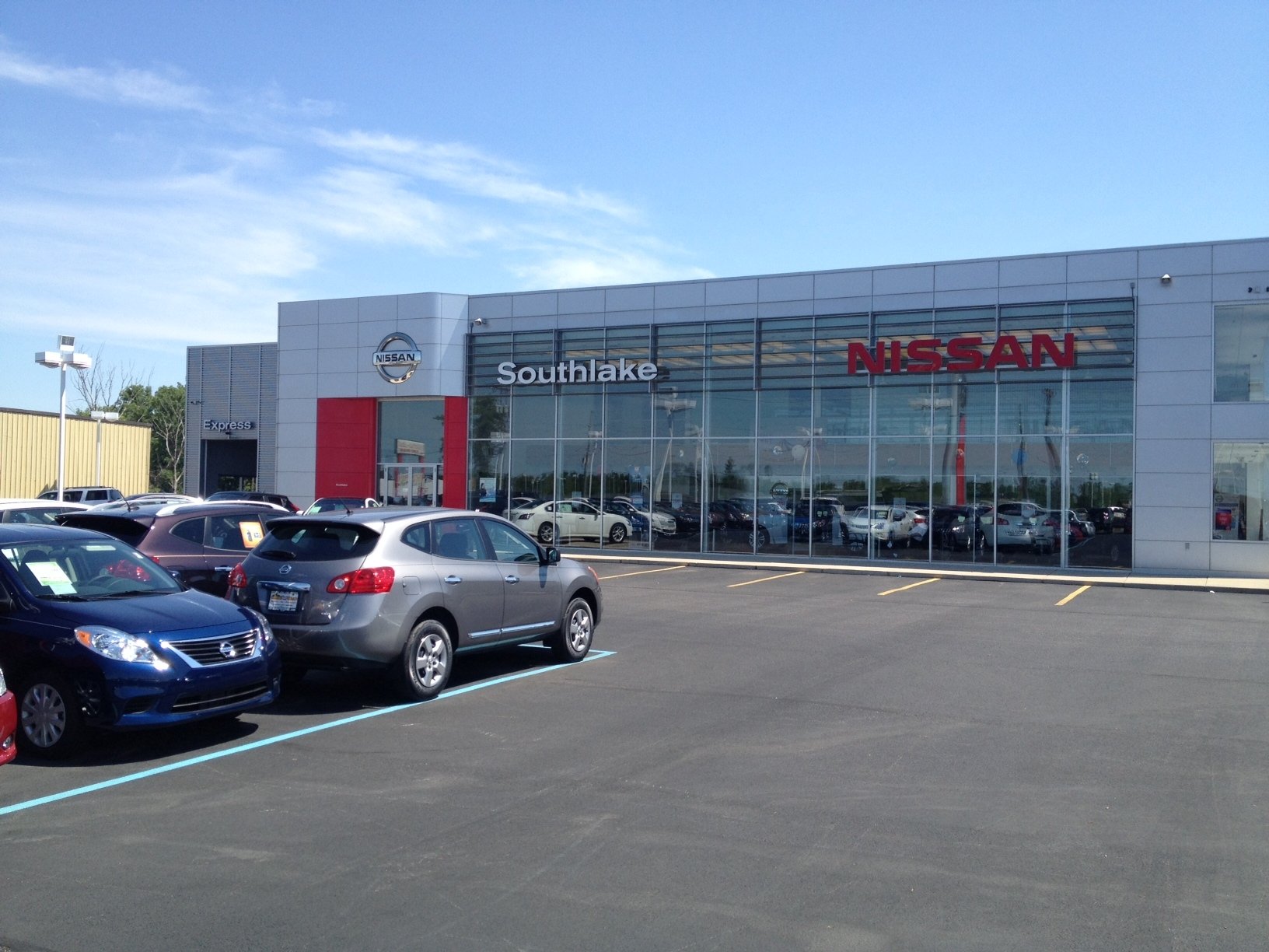 Southlake Auto Mall Nissan KIA Mitsubishi in Merrillville, IN 46410