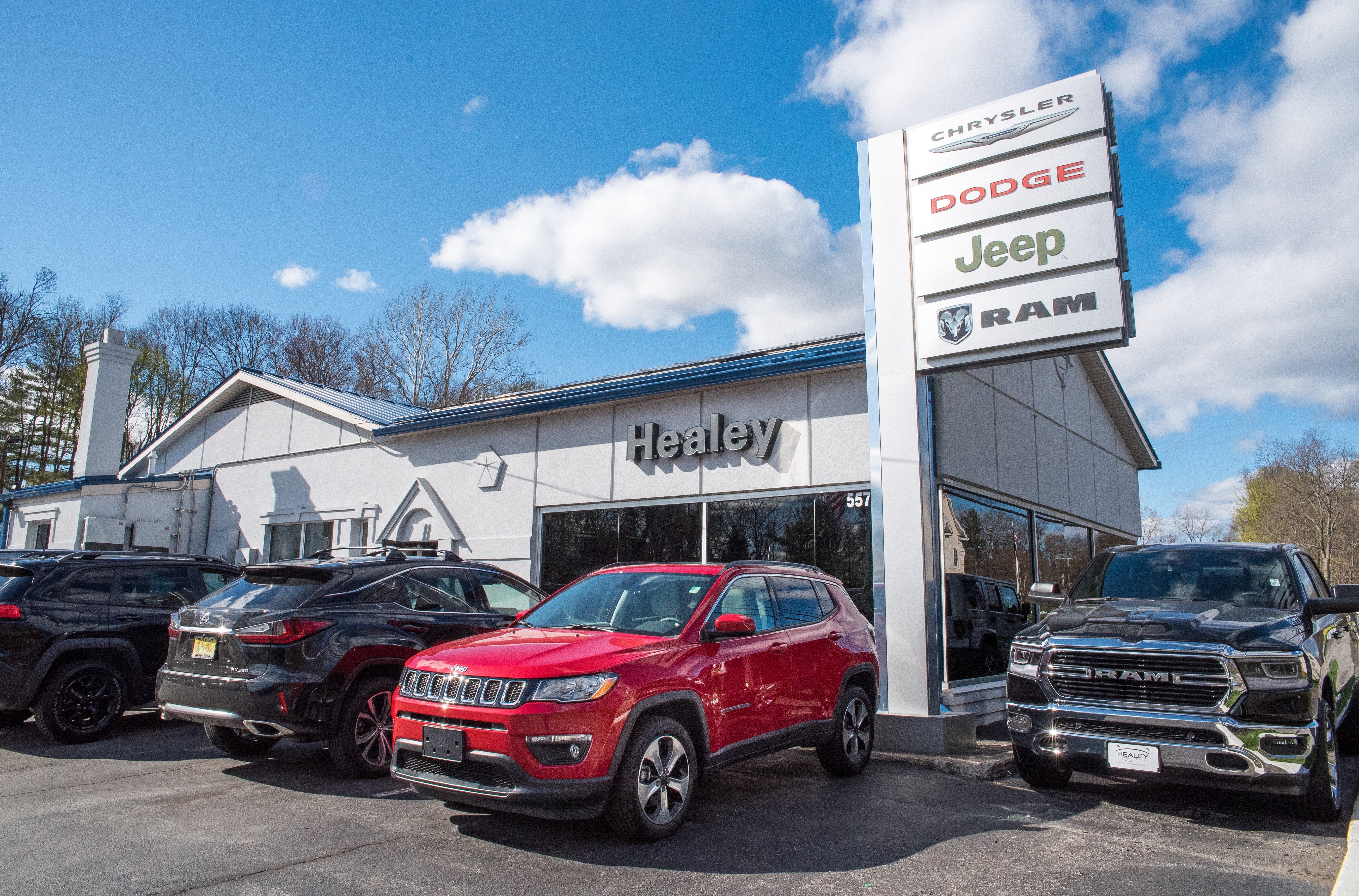 Healey Brothers Chrysler Dodge Jeep in Beacon, NY 12508