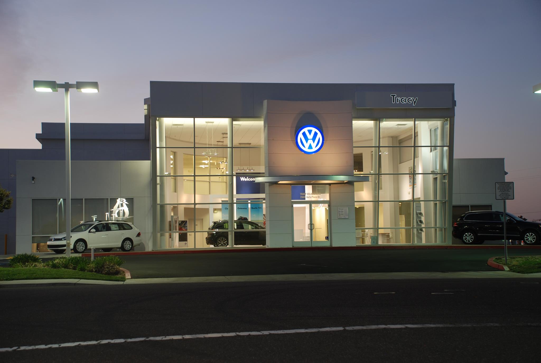 Tracy Volkswagen in Tracy, CA 95304