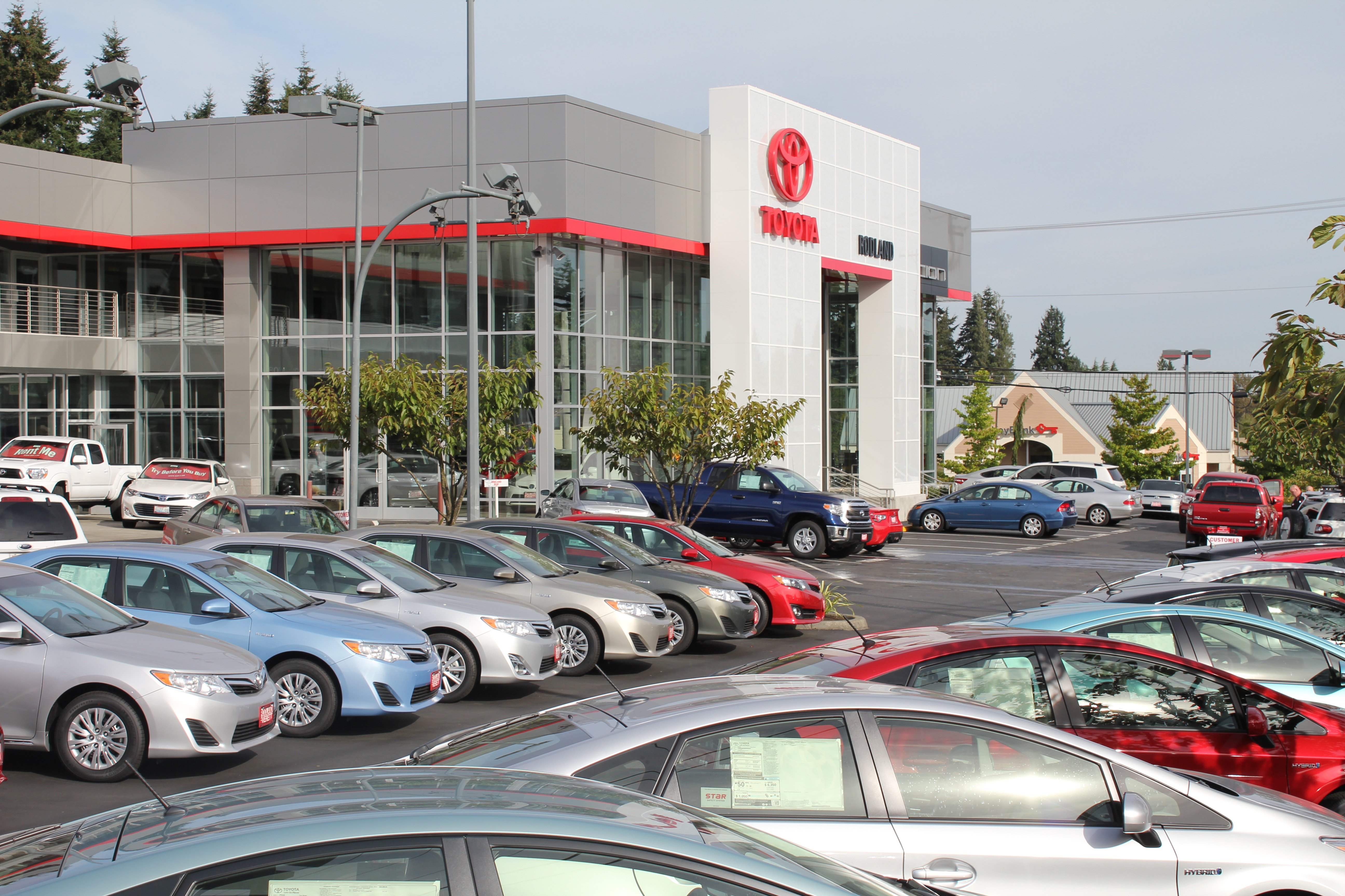 Rodland Toyota in Everett, WA 98203