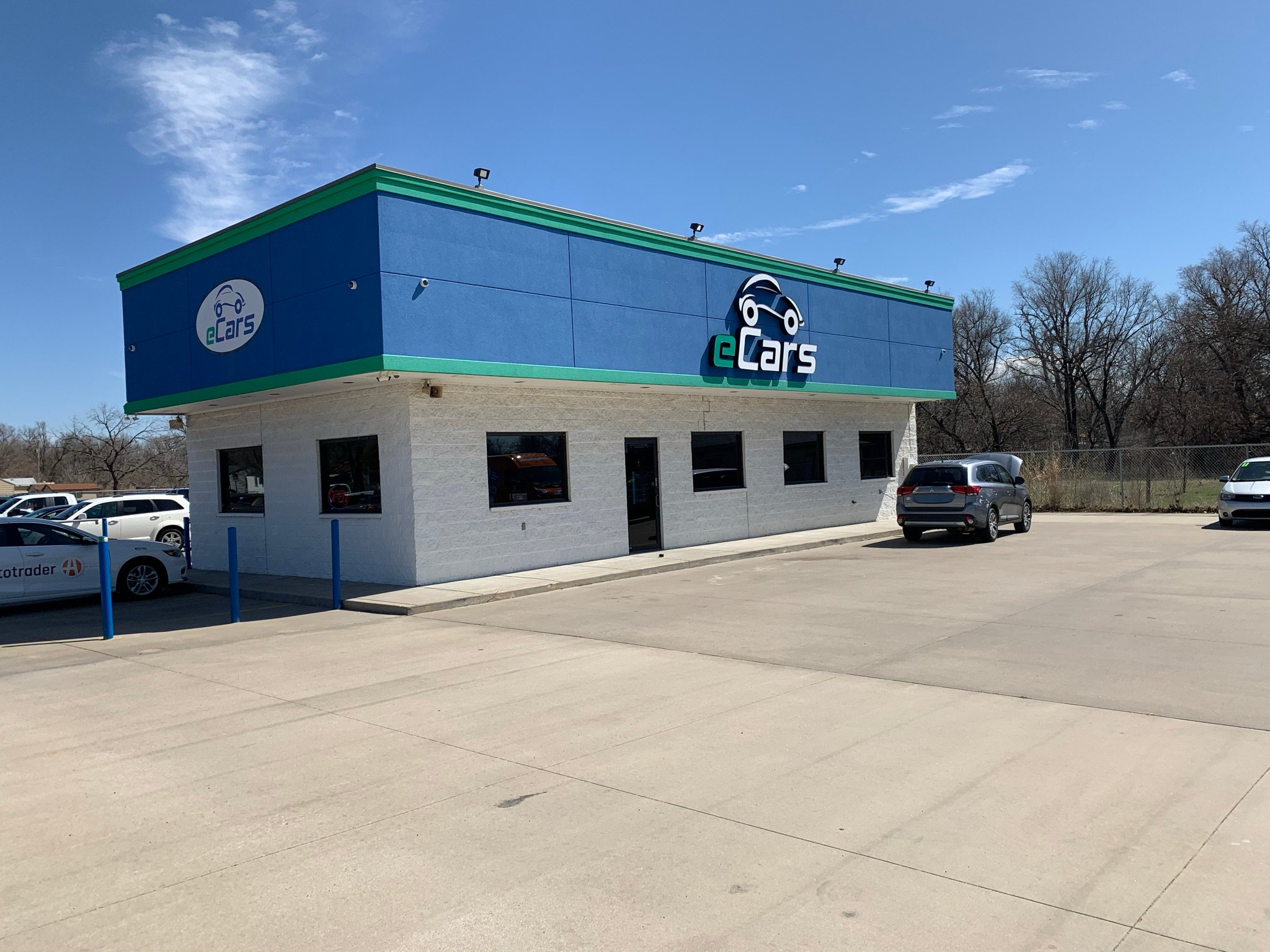 Ecars in Wichita, KS 67217