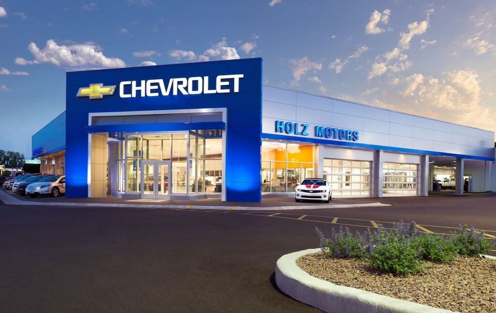Holz Motors | Hales Corners, WI 53130