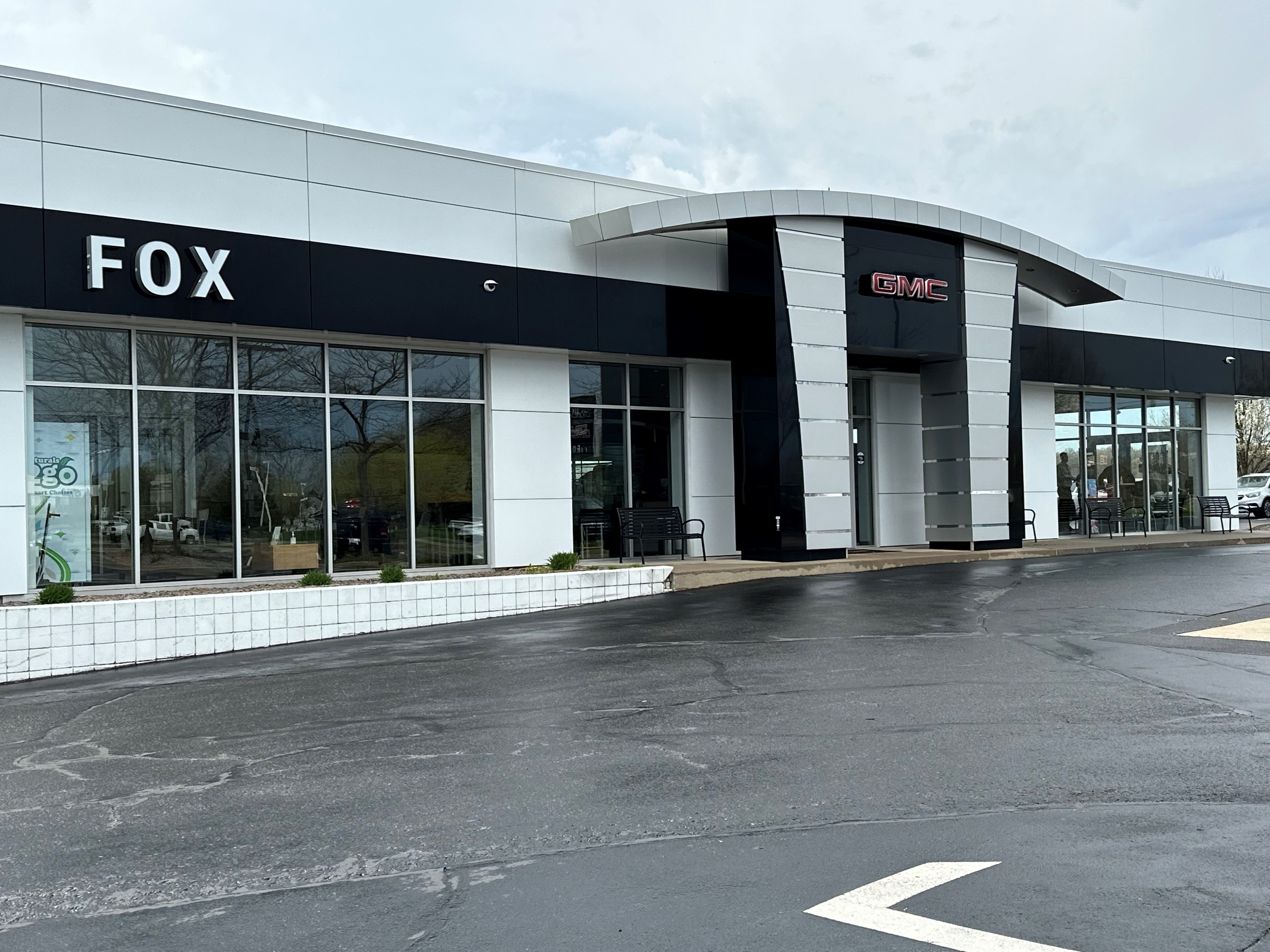 Fox GMC in Comstock Park, MI 49321