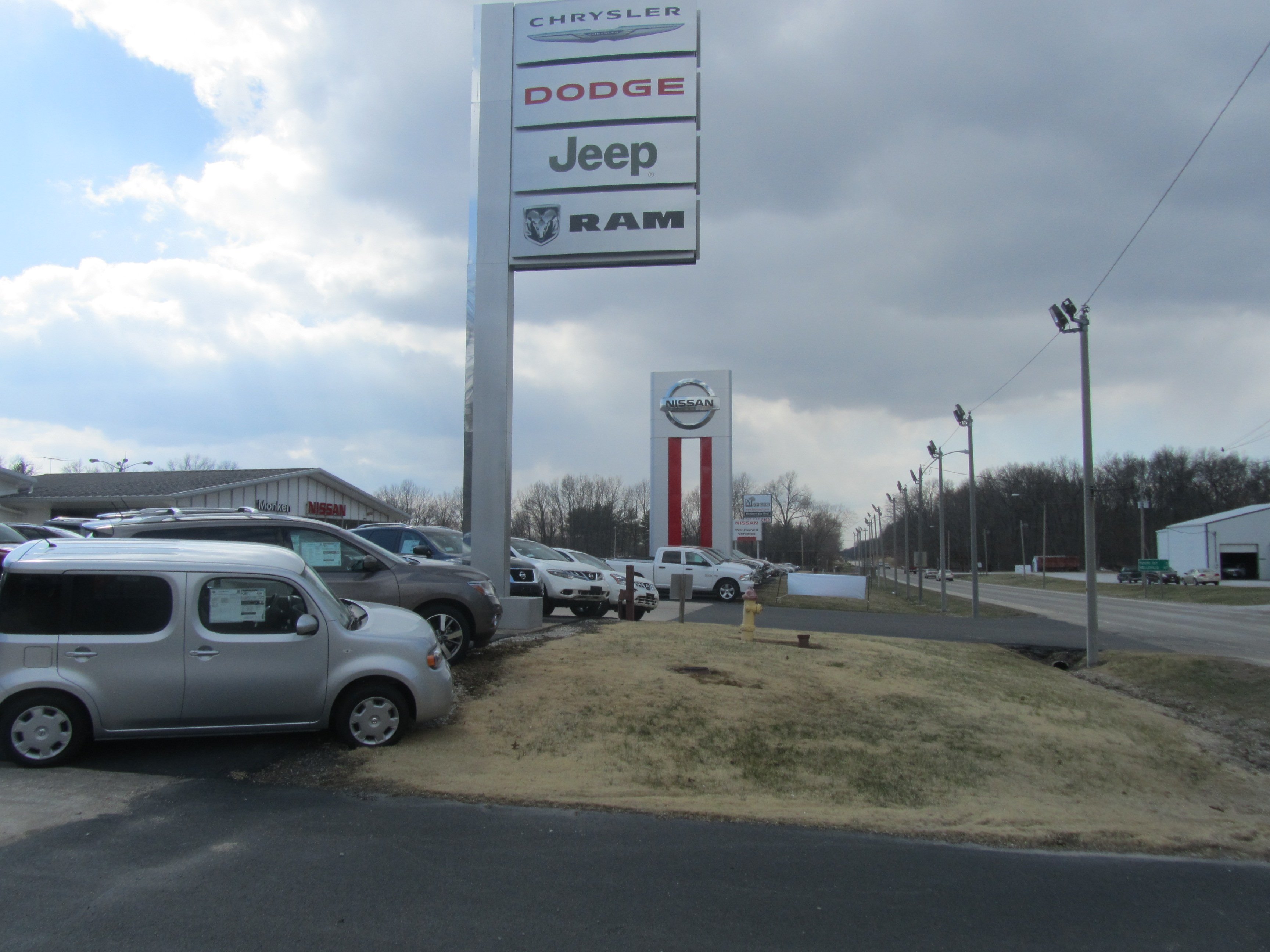 Monken Nissan Chrysler Dodge Jeep RAM in Centralia, IL 62801