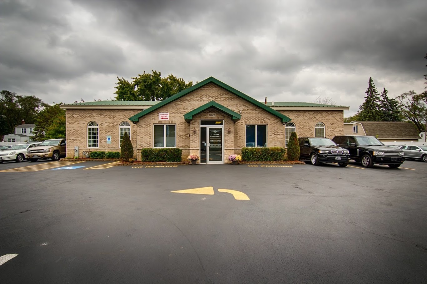 Luxury AutoMax in Tinley Park, IL 60477