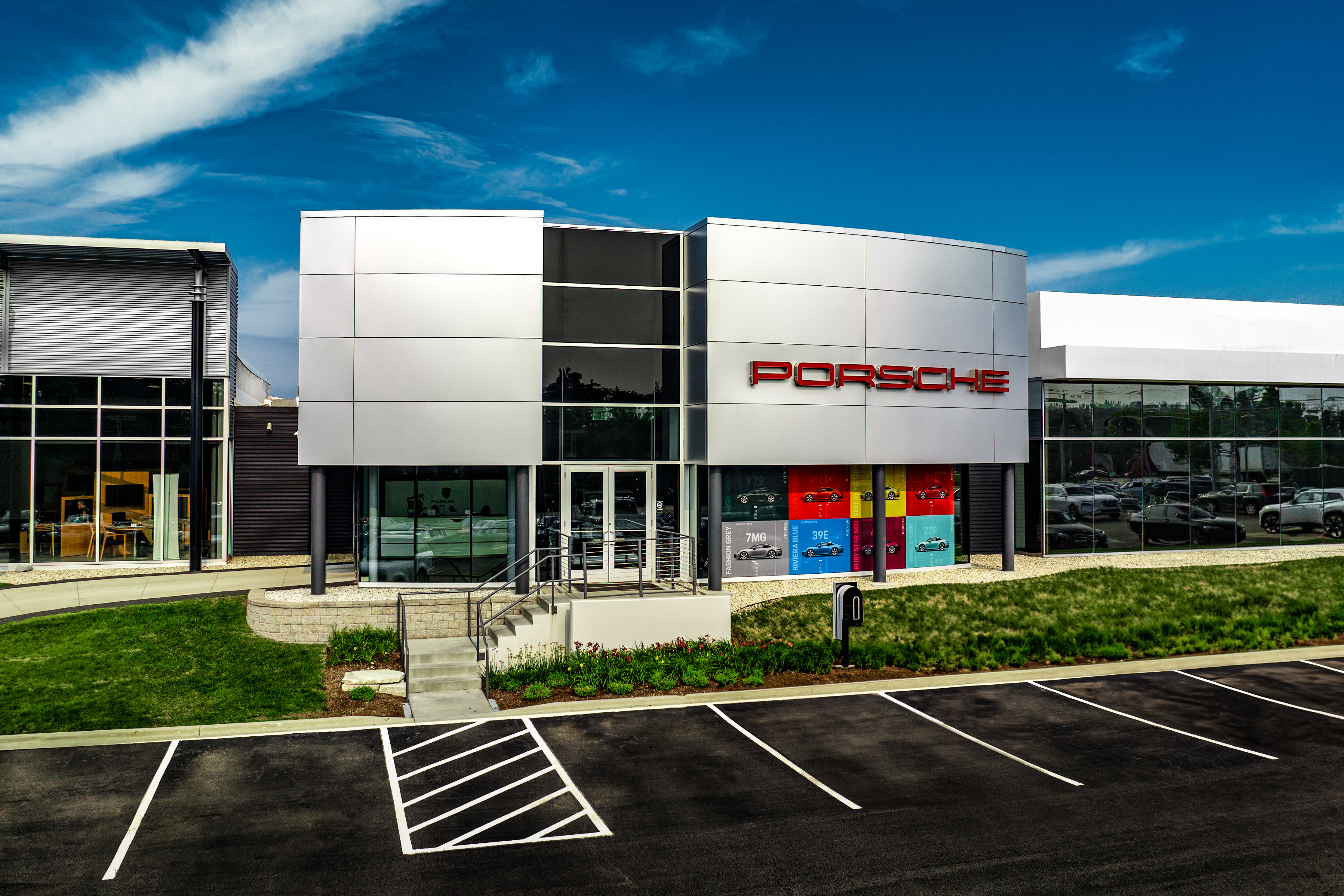 Porsche Barrington in Barrington, IL 60010