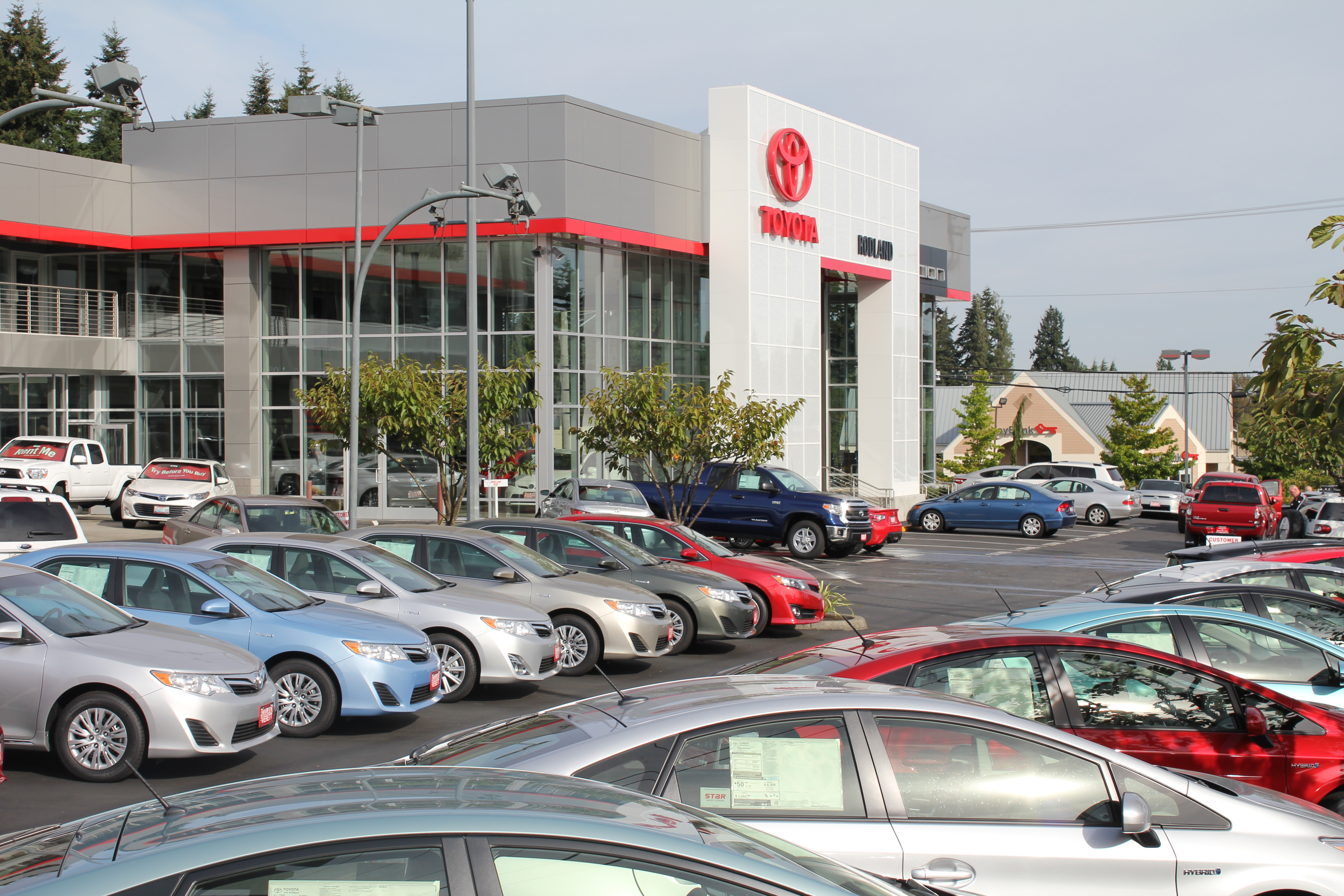 Rodland Toyota in Everett, WA 98203