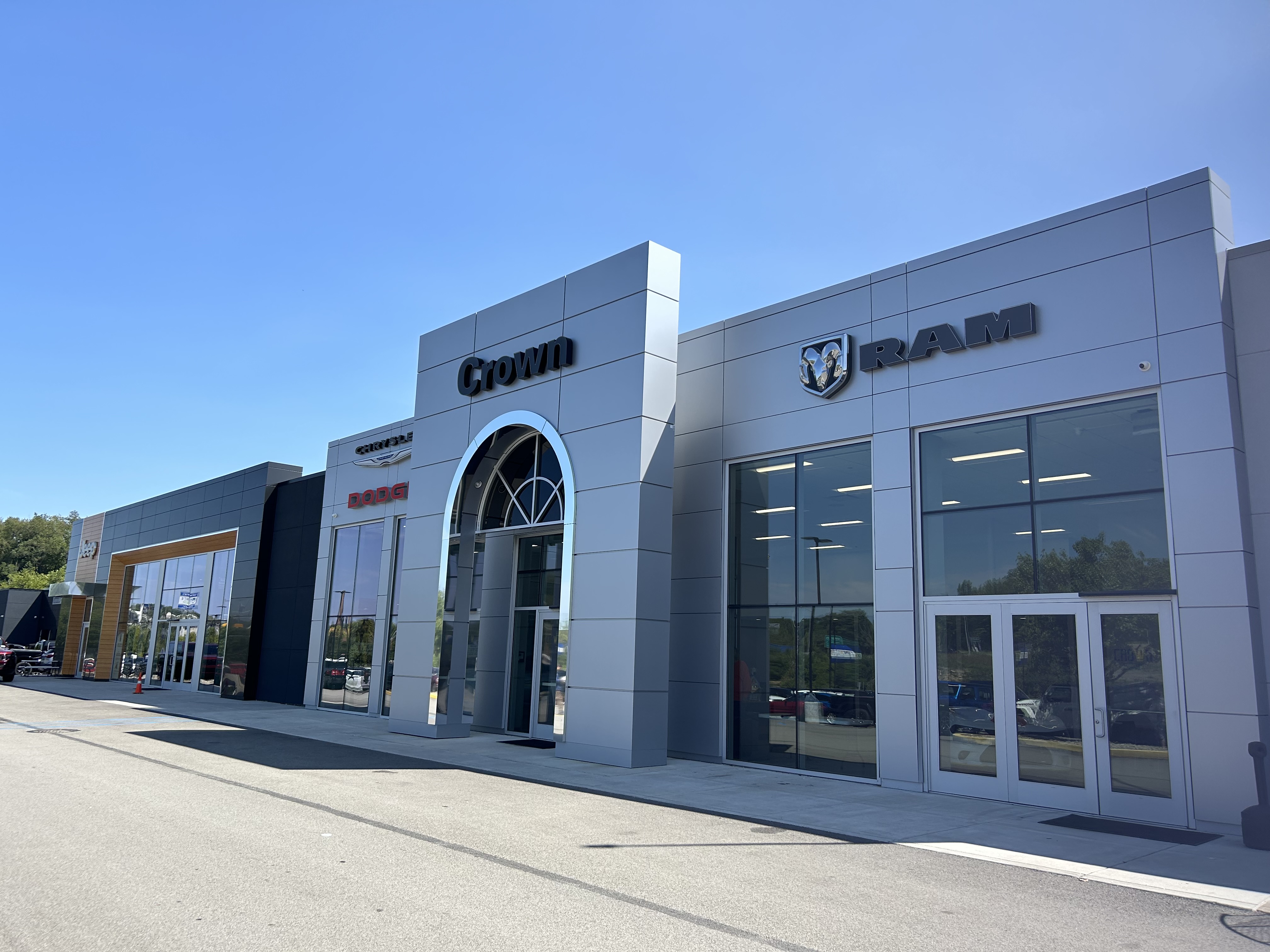 Crown Chrysler Dodge Jeep Ram in Washington, PA 15301