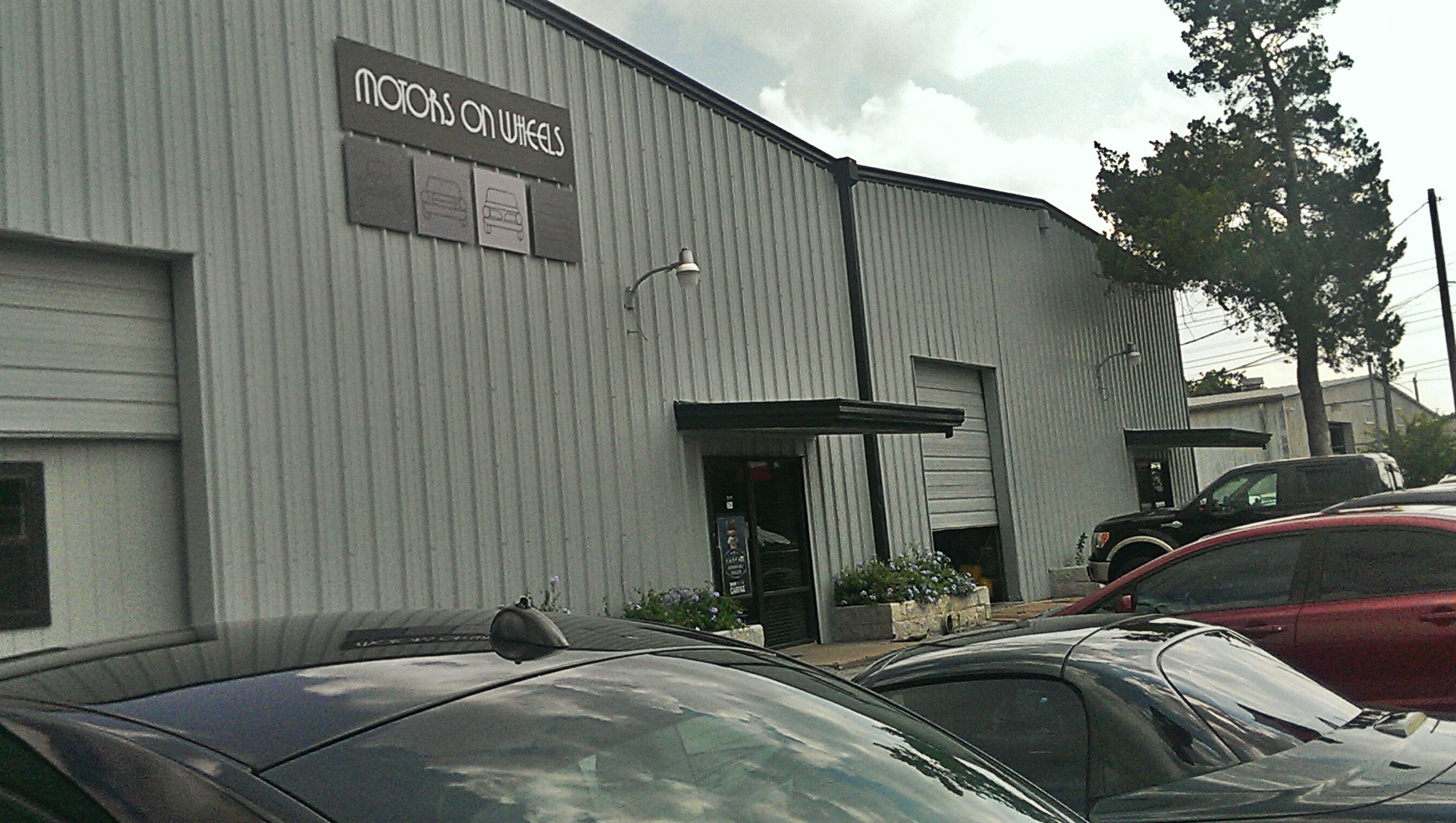 Motors on Wheels in Houston, TX 77071