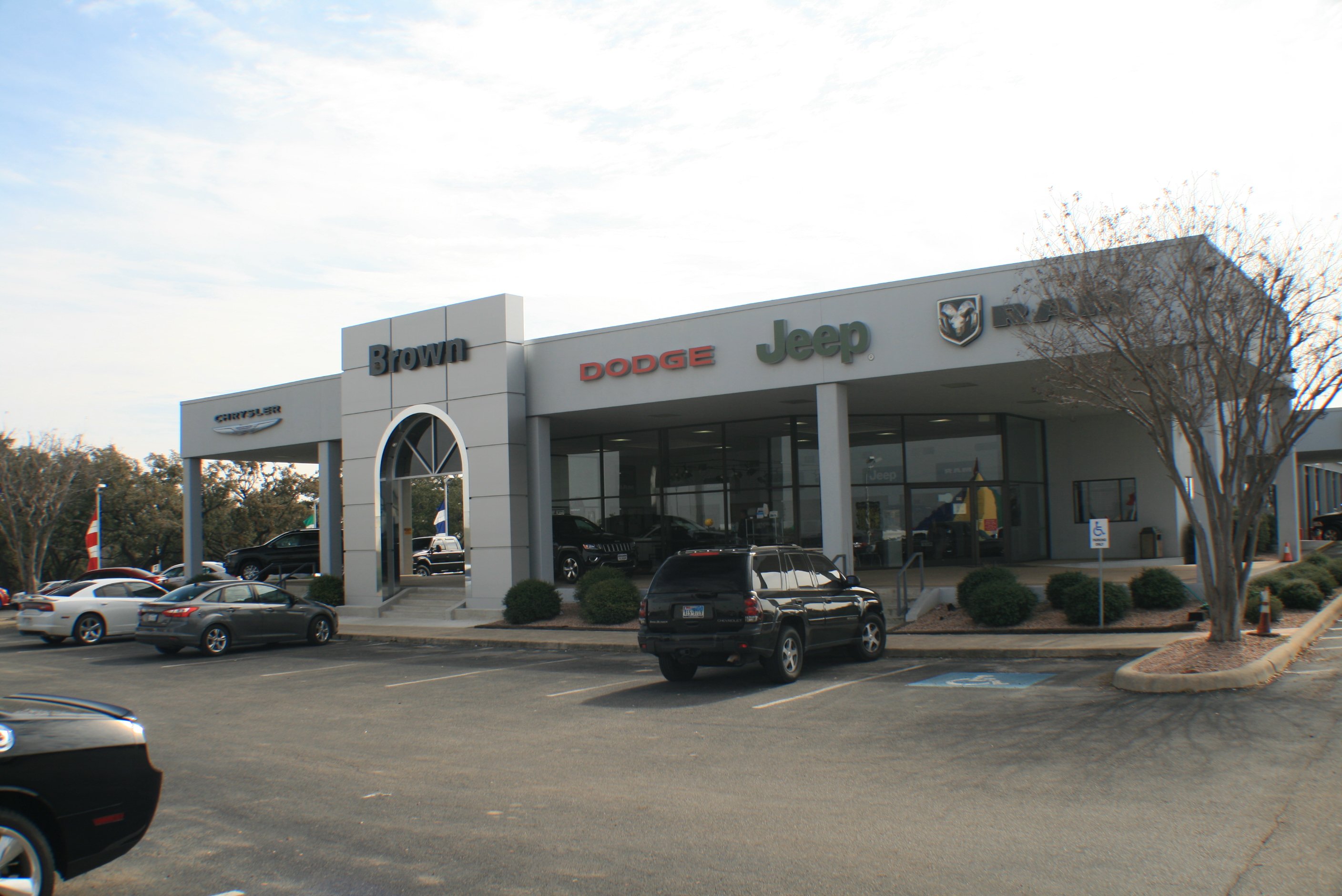Brown Dodge Chrysler Jeep in Devine, TX 78016