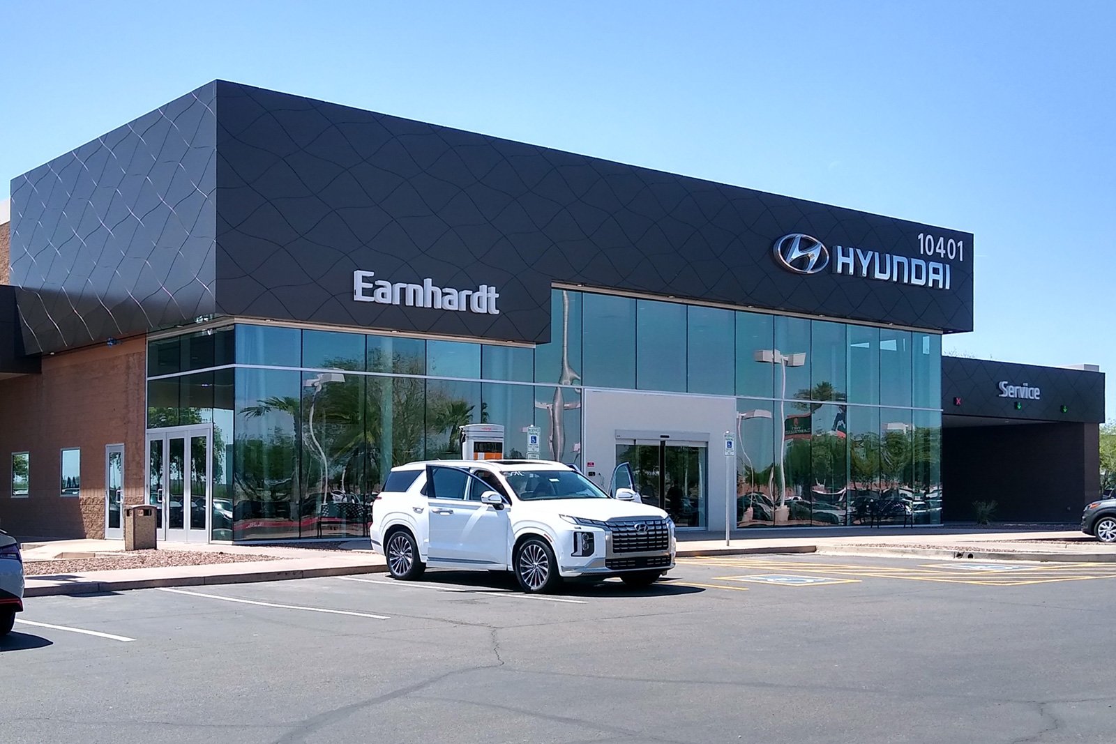 Earnhardt Hyundai in Avondale, AZ 85323