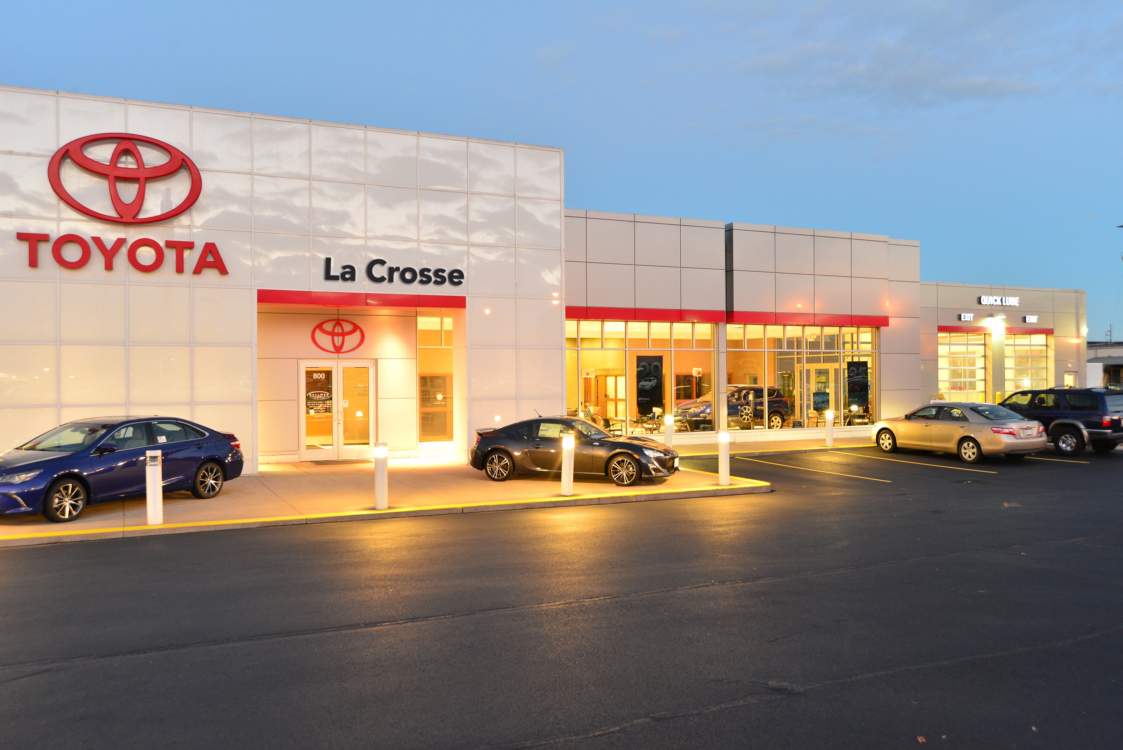 LeadCar Toyota La Crosse in La Crosse, WI 54601