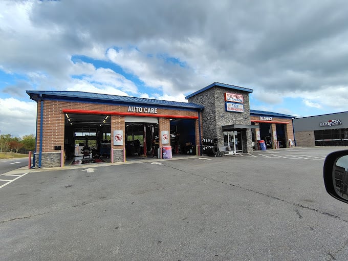 Express Oil Change & Tire Engineers - Dacula | Dacula, GA 30019