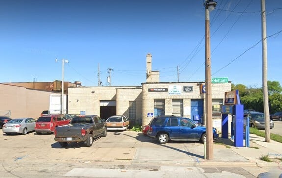 R K Motor | Milwaukee, WI 53212
