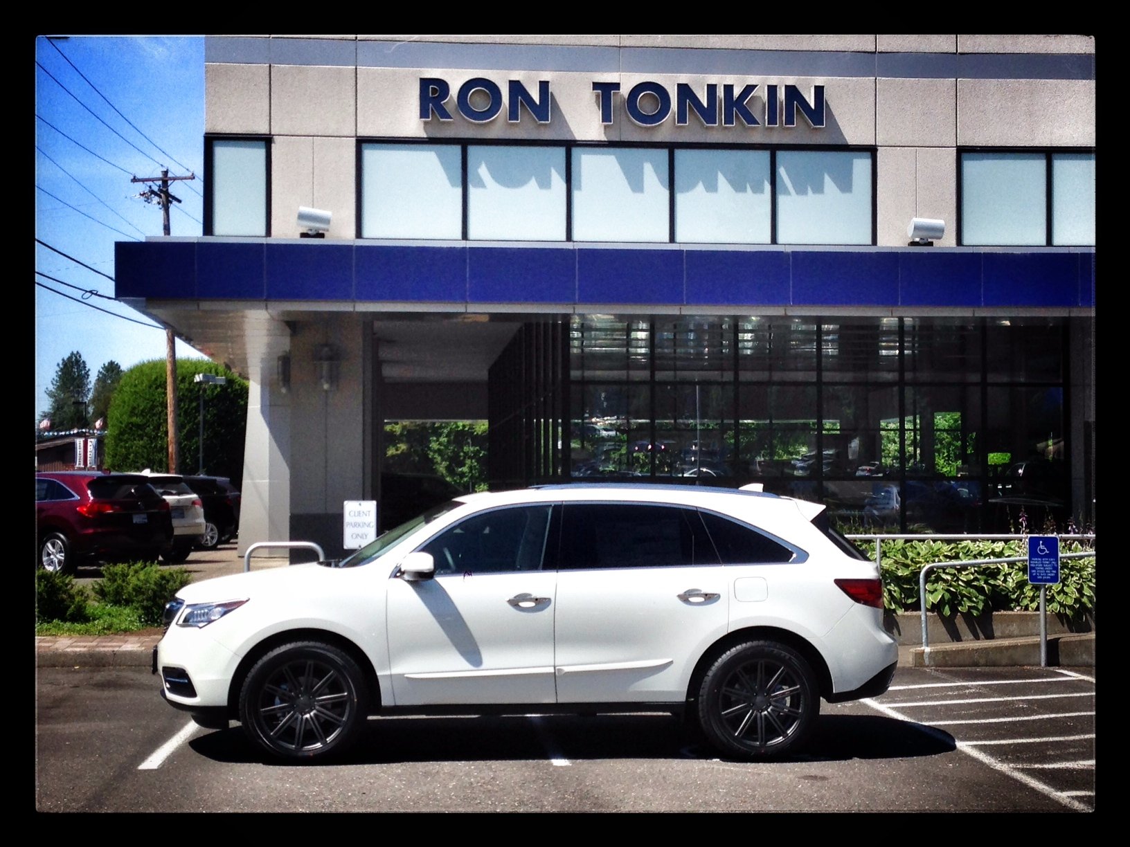 Ron Tonkin Acura in Portland, OR 97225