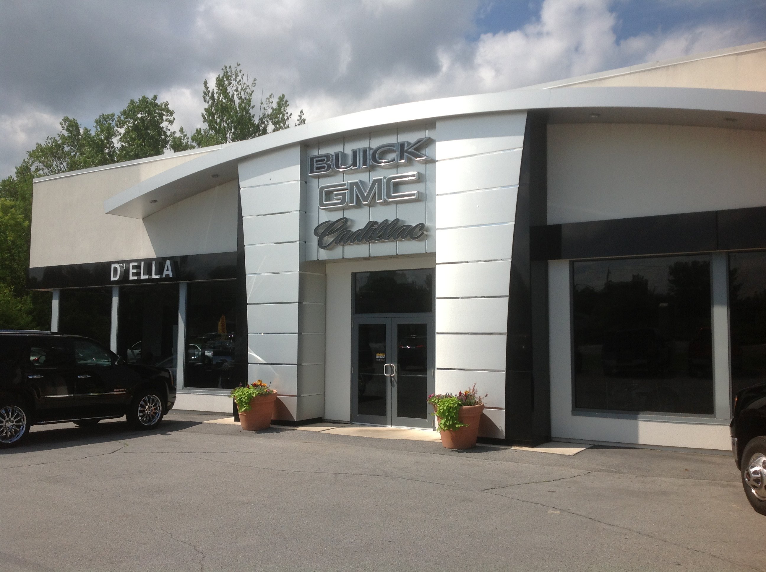 D'ELLA Buick GMC Cadillac in Queensbury, NY 12804