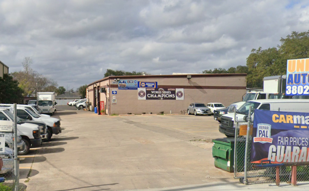 Universal Auto Center | Houston, TX 77063