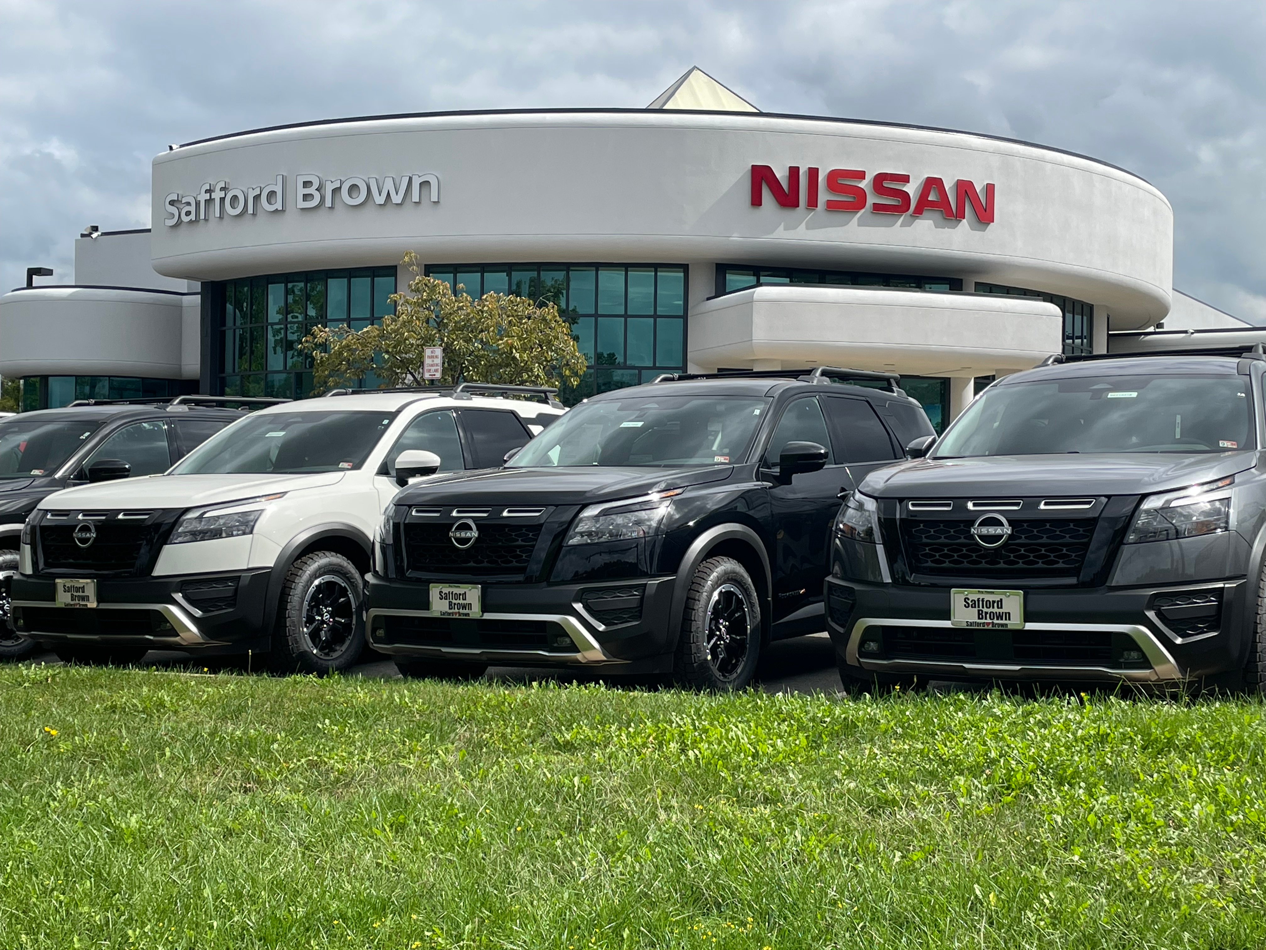 Safford Brown Nissan Sterling in Sterling, VA 20166
