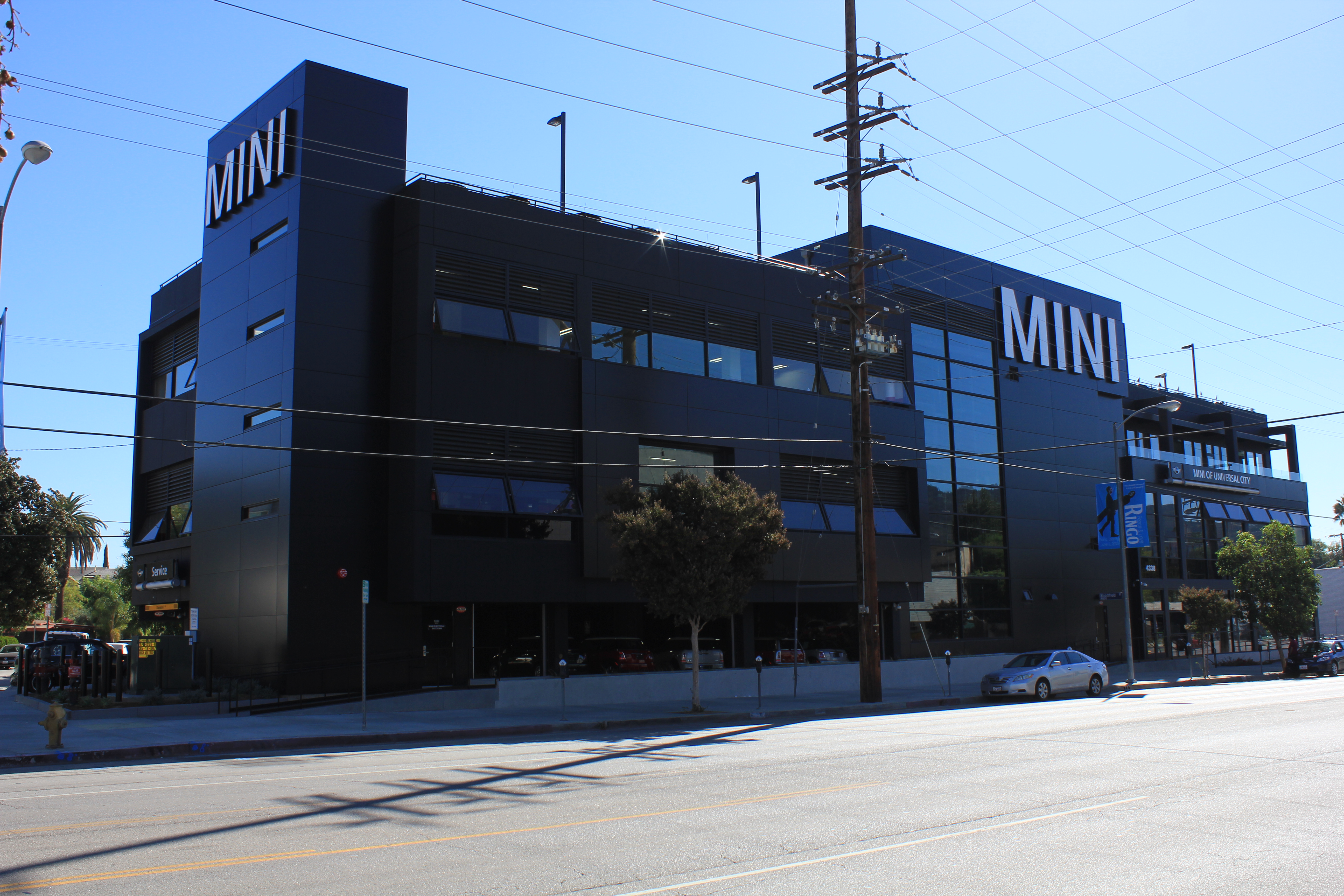 MINI of Universal City in North Hollywood, CA 91602