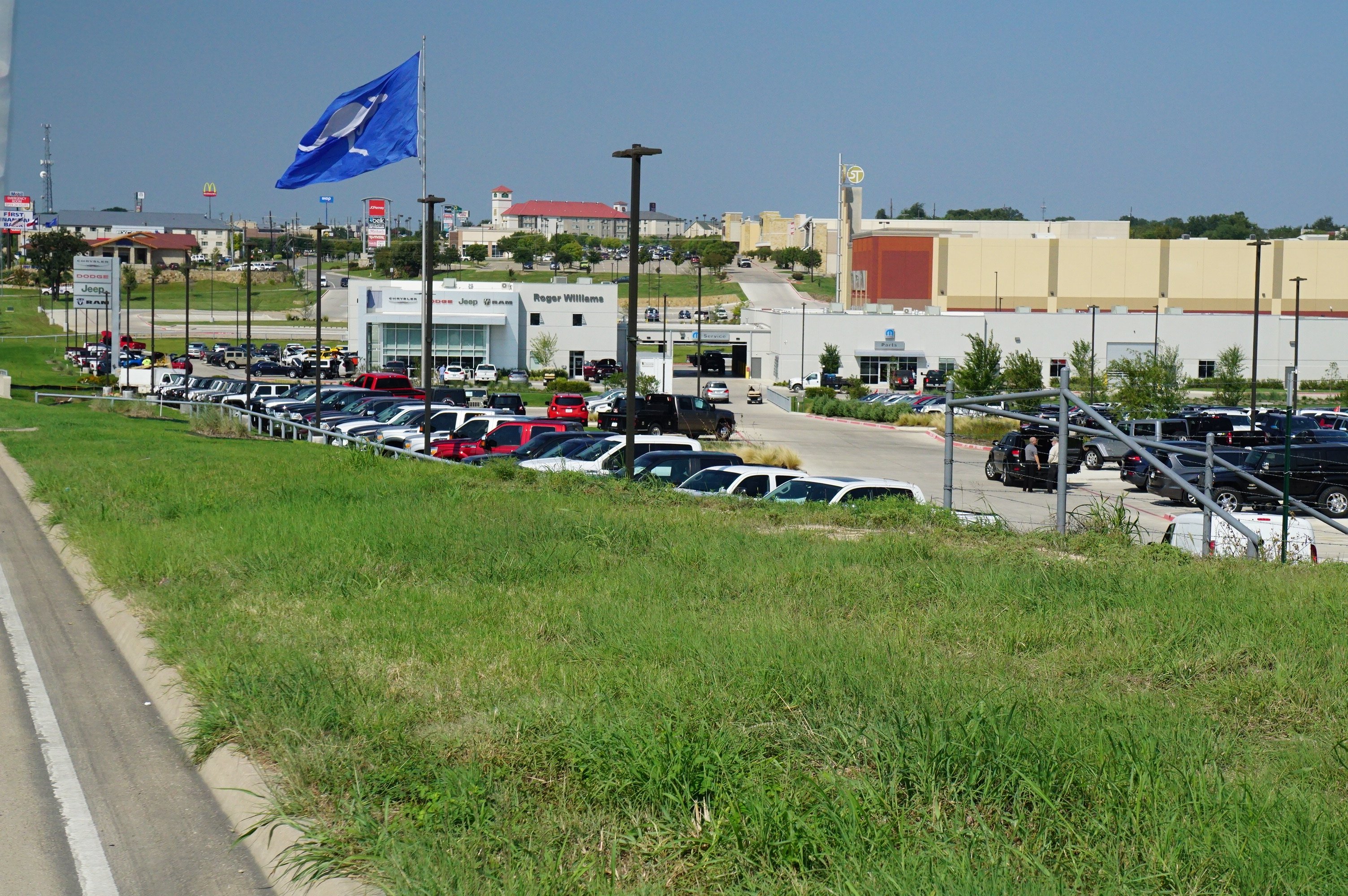 Roger Williams Chrysler Dodge Jeep Ram in Weatherford, TX 76086