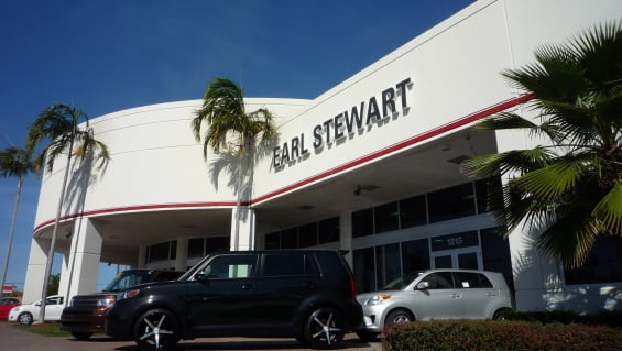 Earl Stewart Toyota in Lake Park, FL 33403