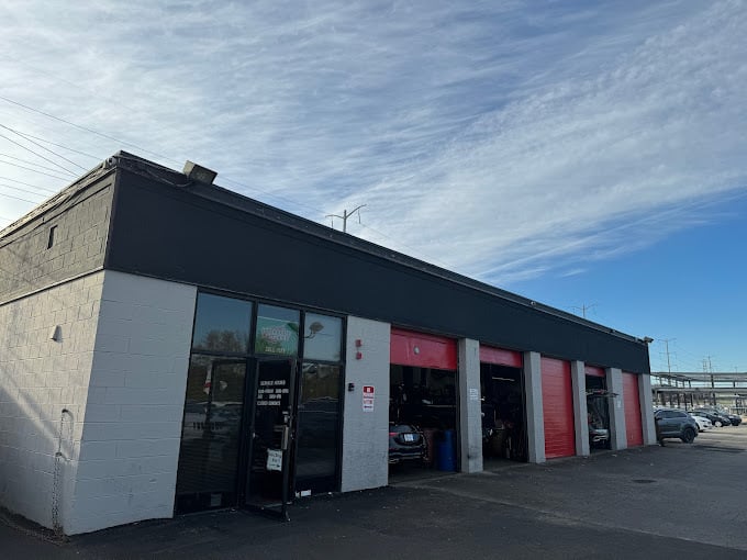 Gravity Autos | Chicago Service Center | Highland Park, IL 60035