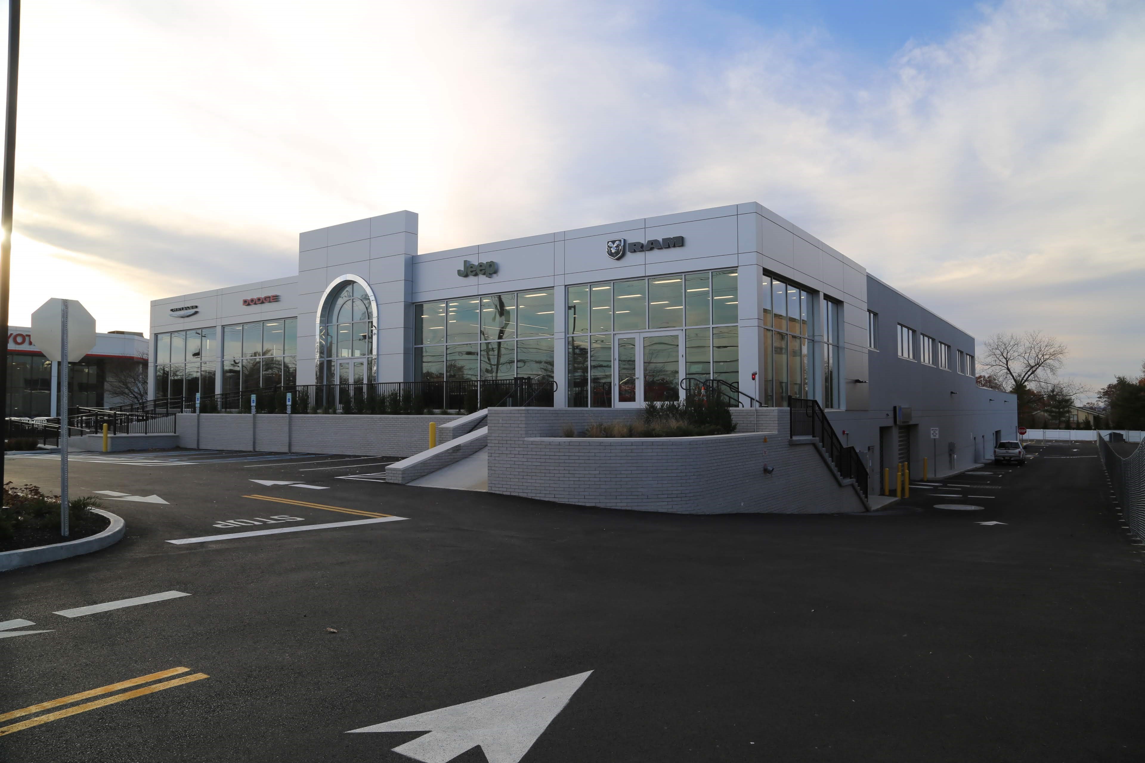 Chrysler Dodge Jeep Ram of Englewood Cliffs in Englewood Cliffs, NJ 07632