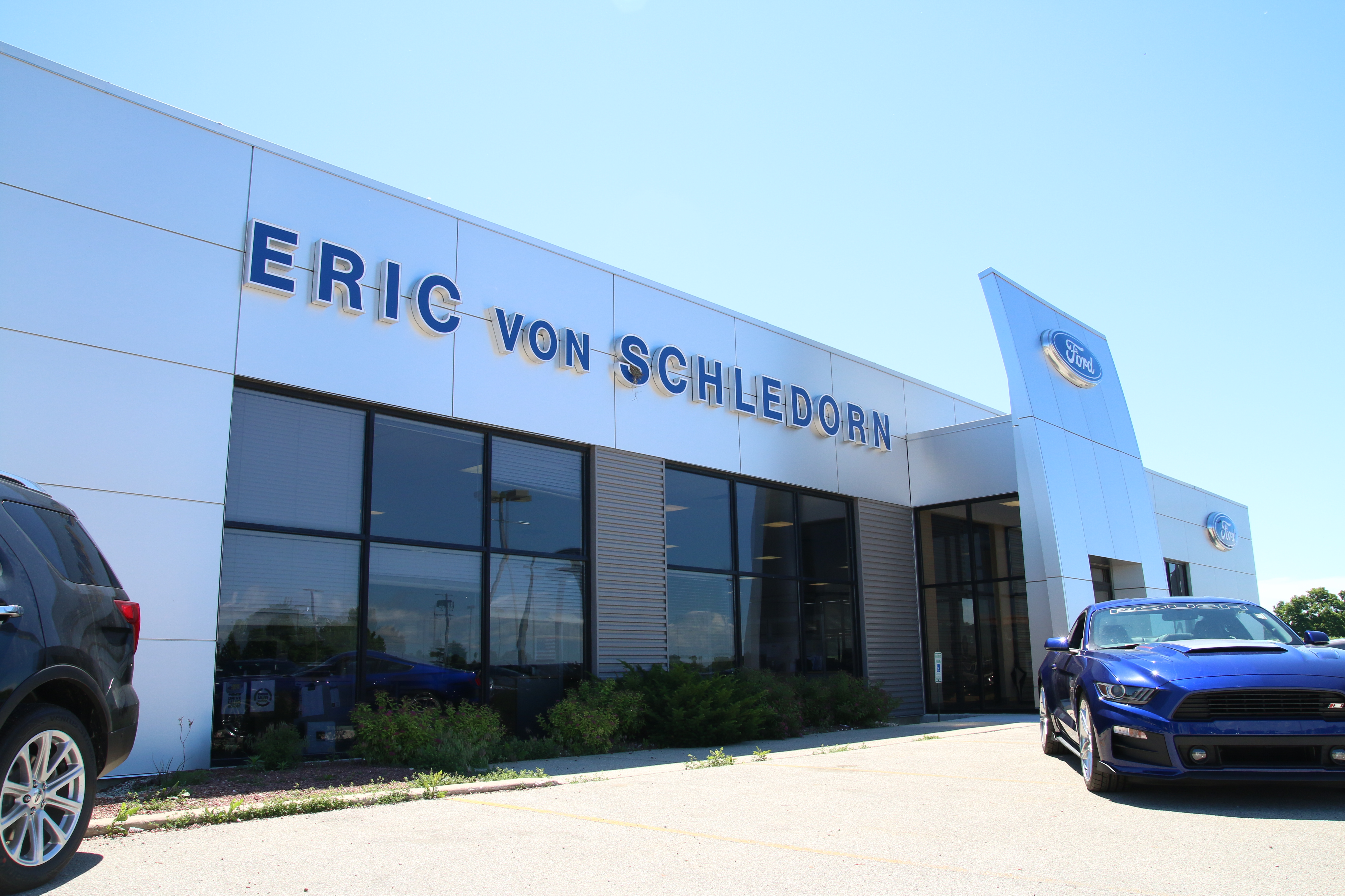 Eric von Schledorn Ford in Random Lake, WI 53075
