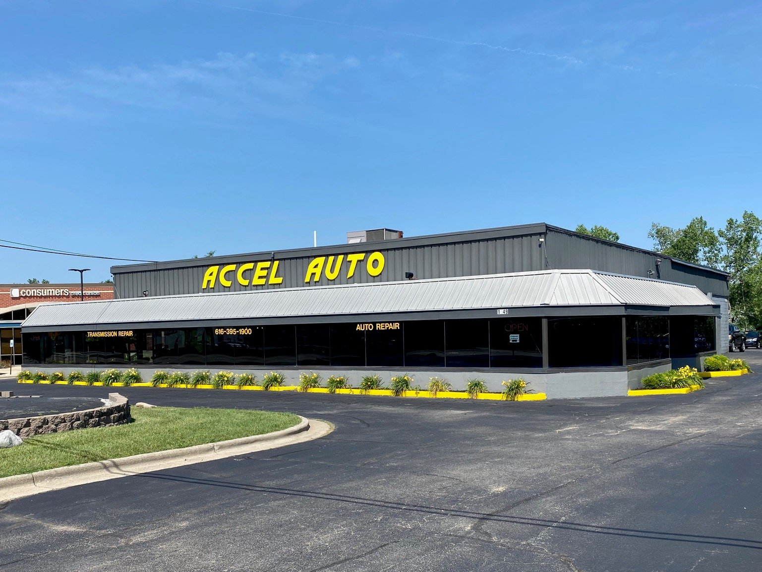 Accel Auto Sales in Holland, MI 49423