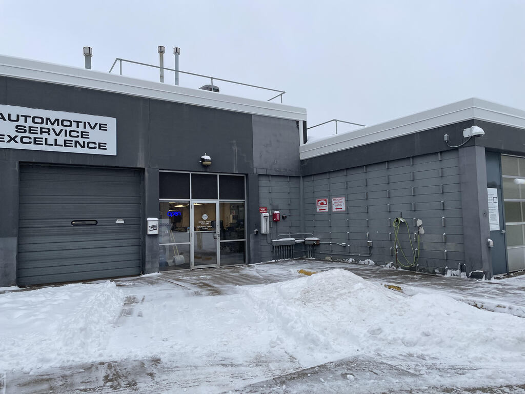 Golden Valley Automotive | Golden Valley, MN 55426