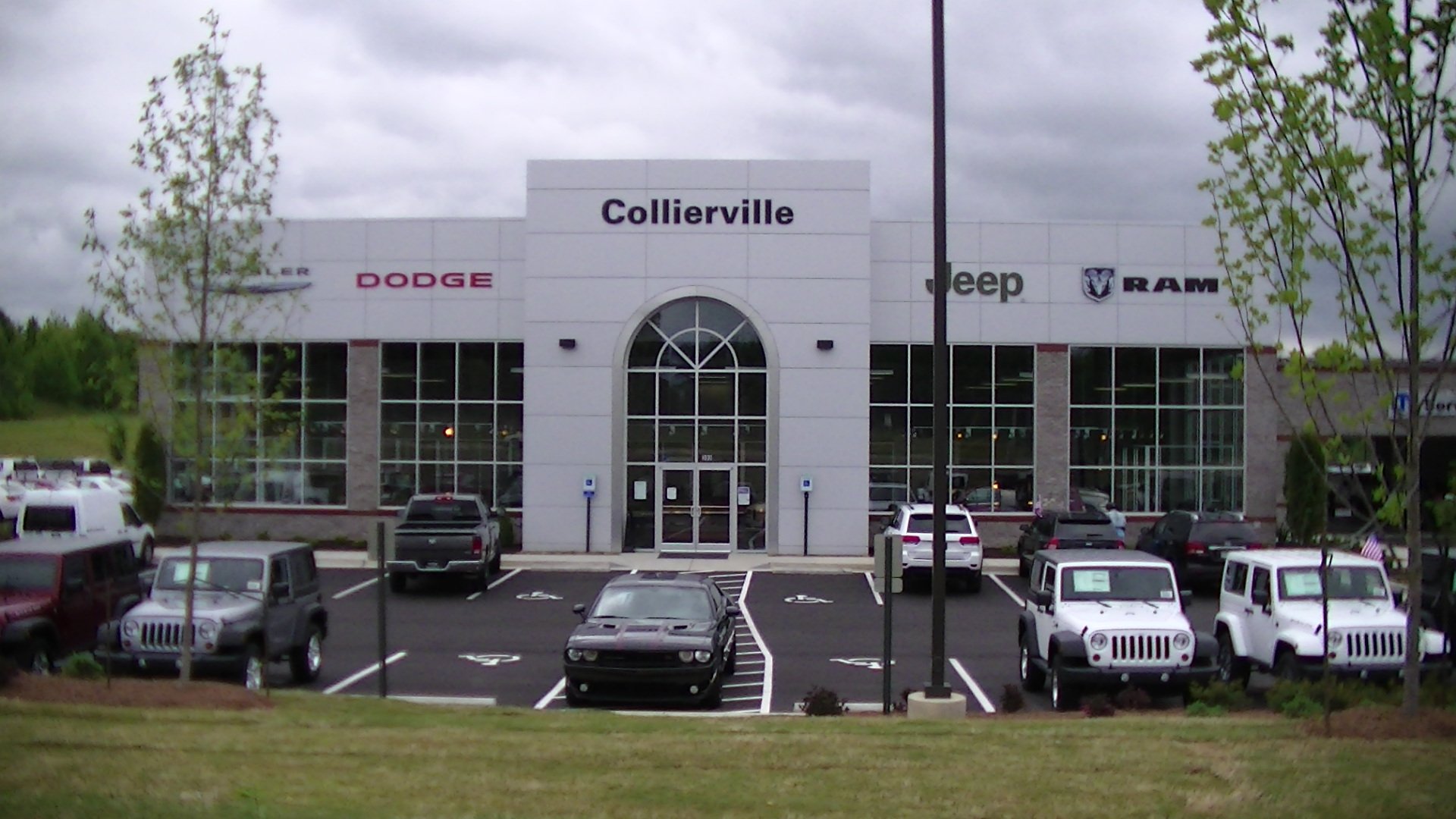 Collierville Chrysler Dodge Jeep Ram in Collierville, TN 38017