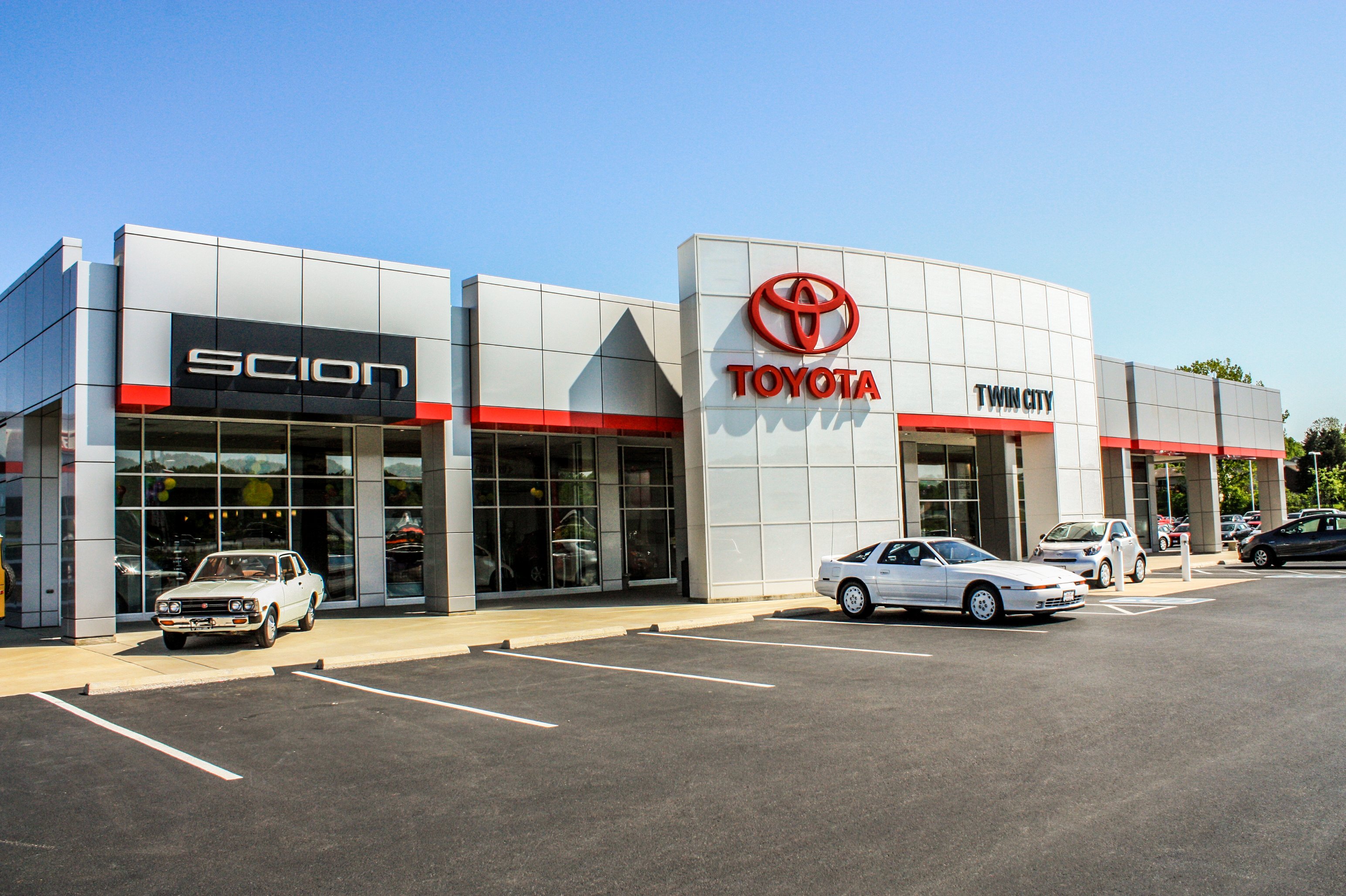 Twin City Toyota in Herculaneum, MO 63048