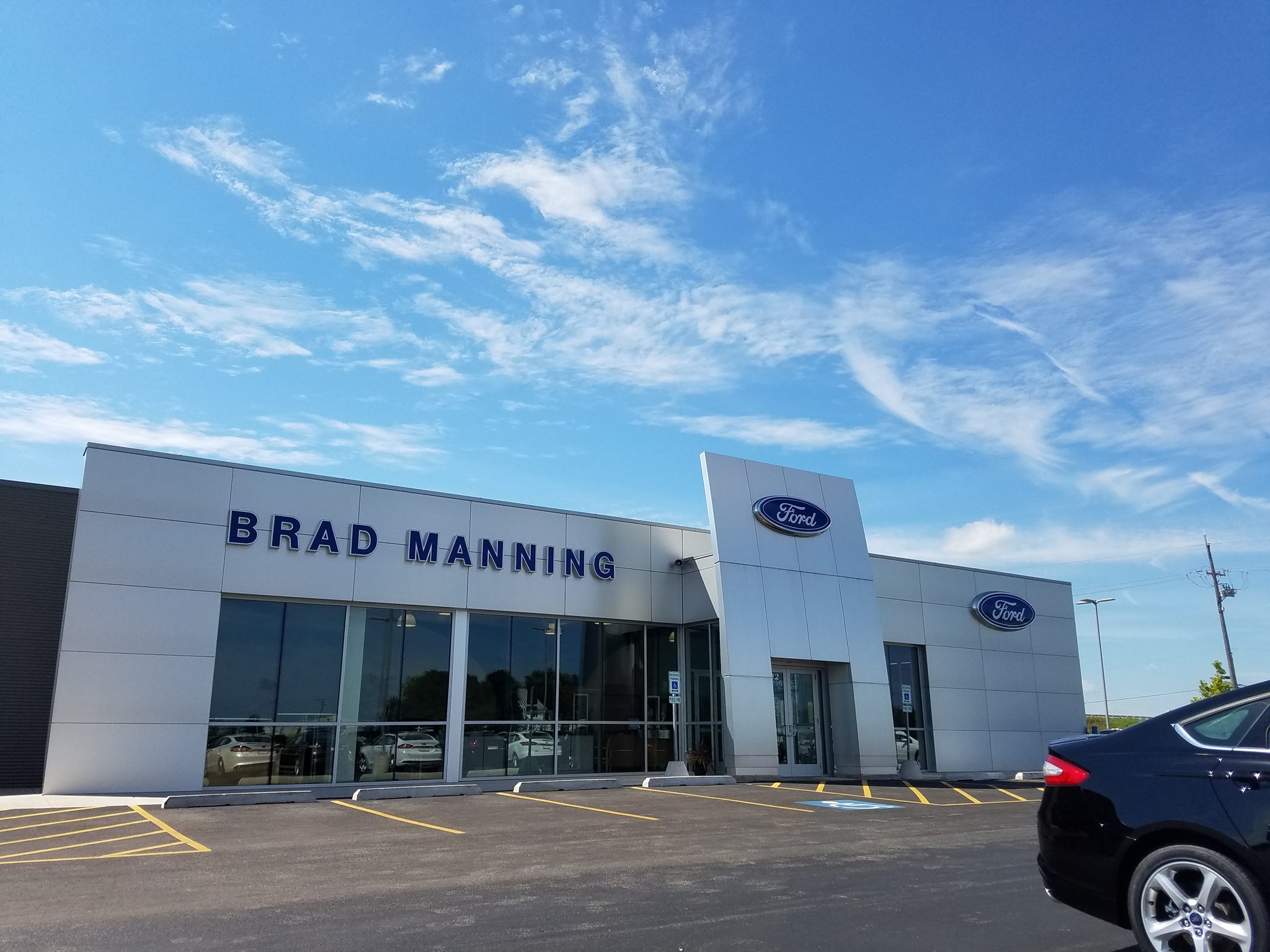 Brad Manning Ford in DeKalb, IL 60115